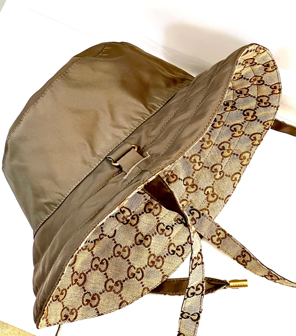 GUCCI GG REVERSIBLE BUCKET HAT
