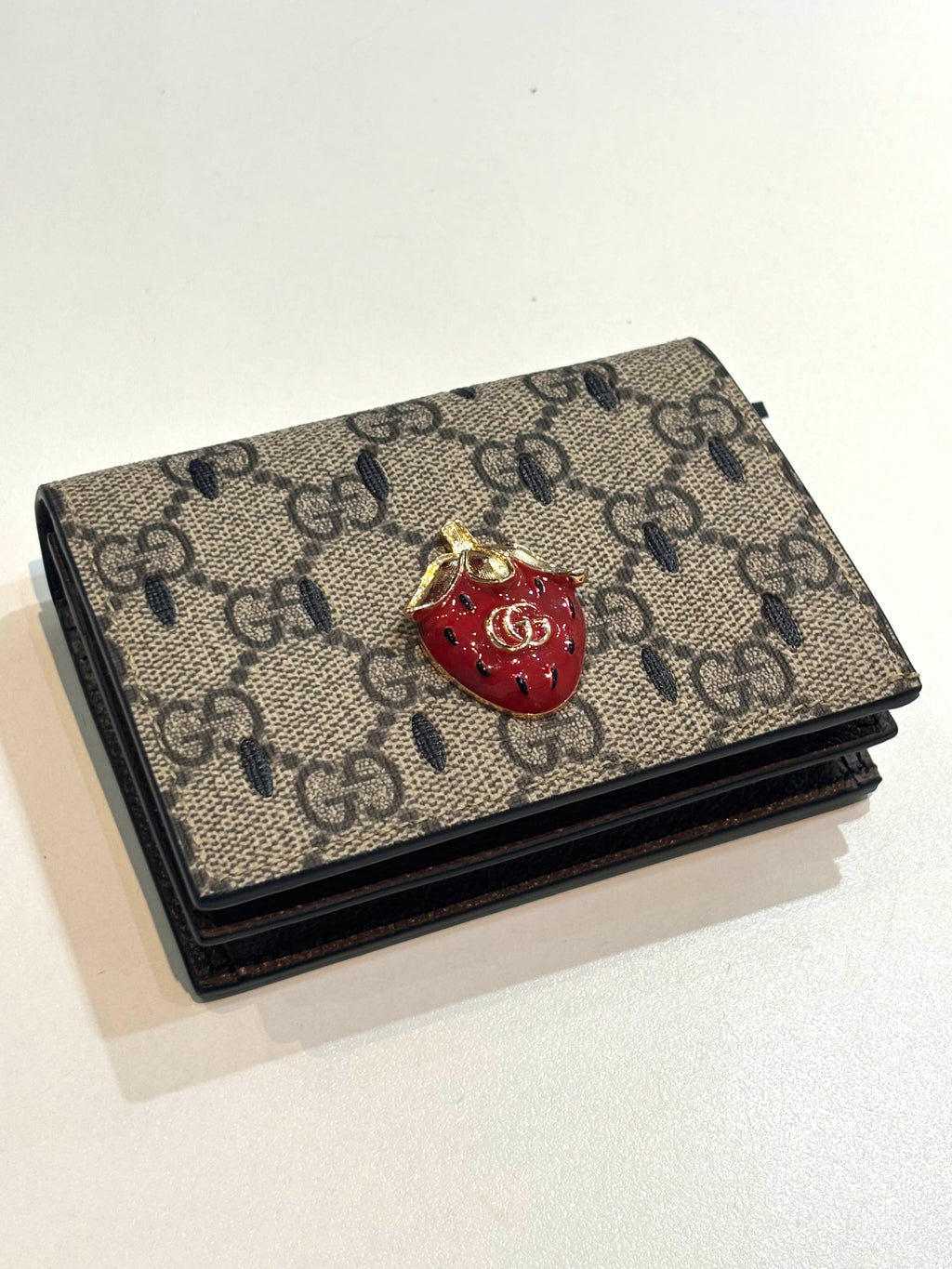 GUCCI BIFOLD GG CANVAS STRAWBERRY WALLET