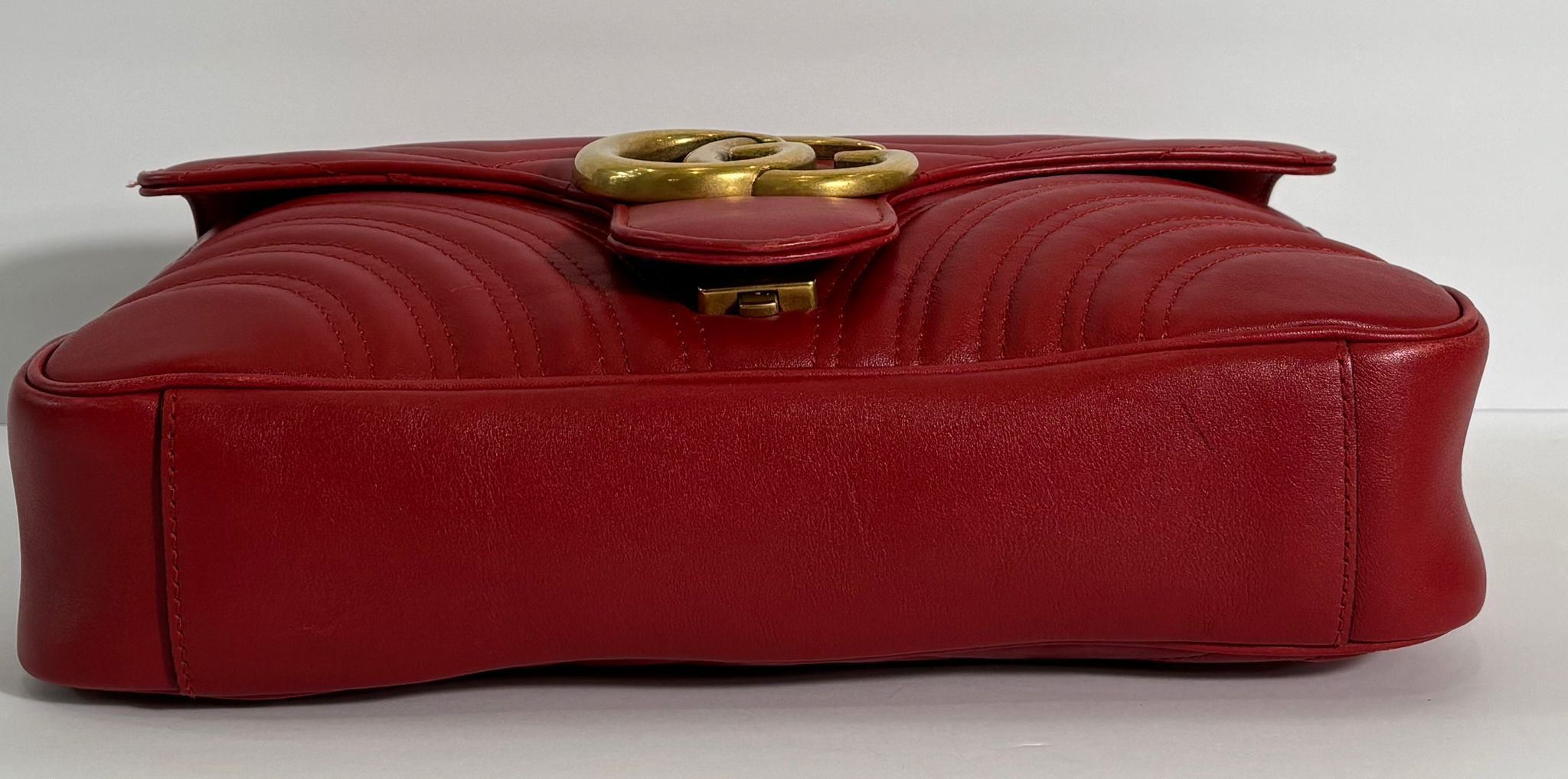 GUCCI GG MARMONT MEDIUM SHOULDER BAG