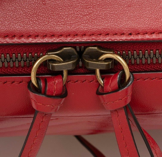 GUCCI MATELASSE LEATHER GG MARMONT ZIP AROUND TOP WITH GUITAR STRAP