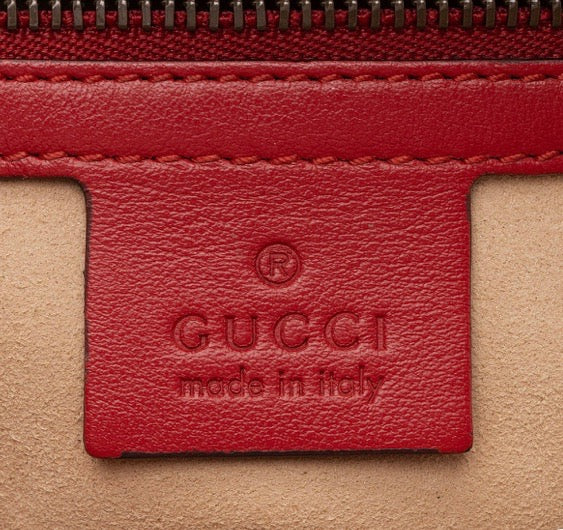 GUCCI MATELASSE LEATHER GG MARMONT ZIP AROUND TOP WITH GUITAR STRAP