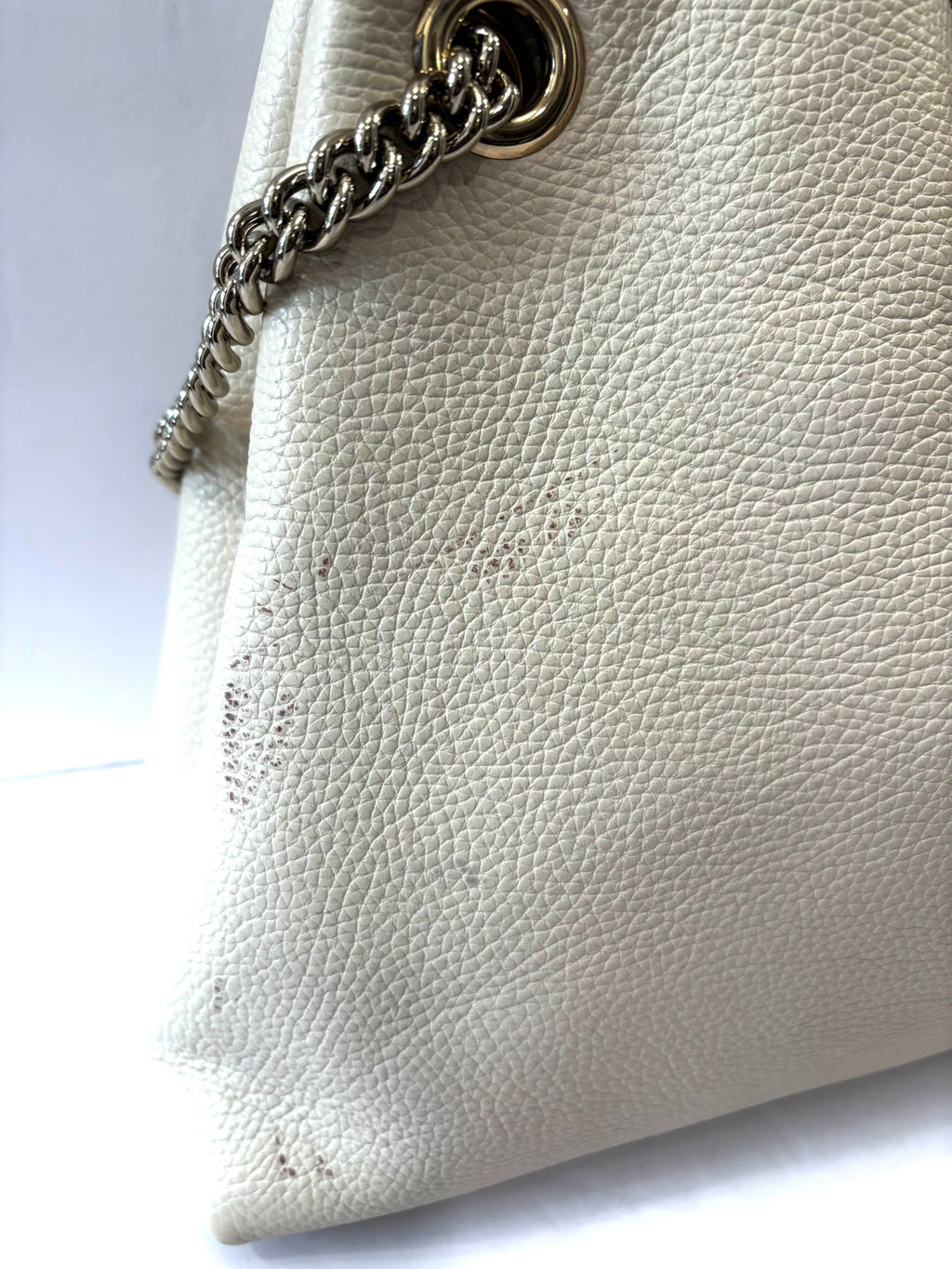 GUCCI SOHO PEBBLED CALFSKIN LEATHER CHAIN MEDIUM HOBO BAG