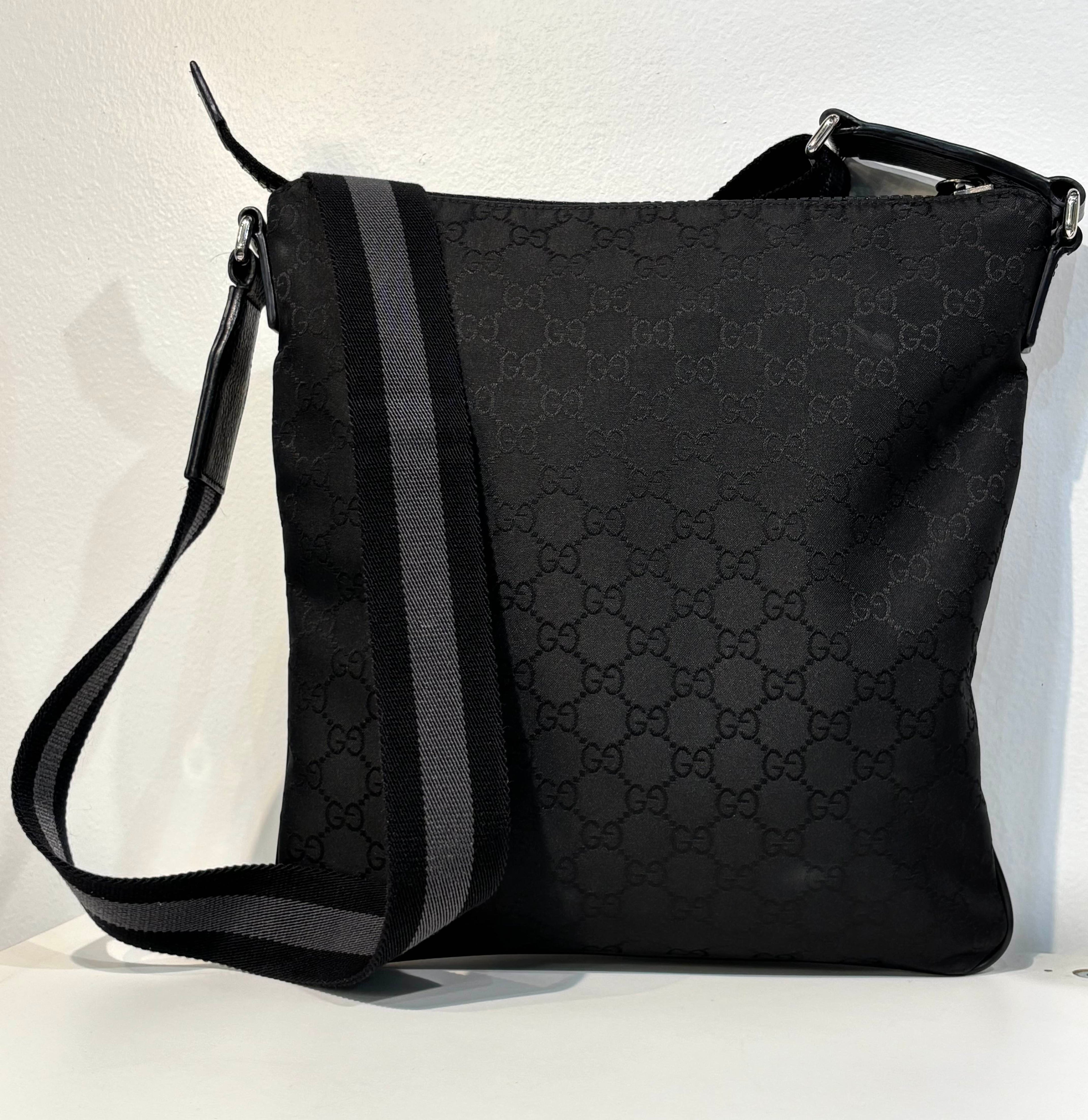 GUCCI VINTAGE GG GUCCISSIMA CANVAS MESSENGER BAG