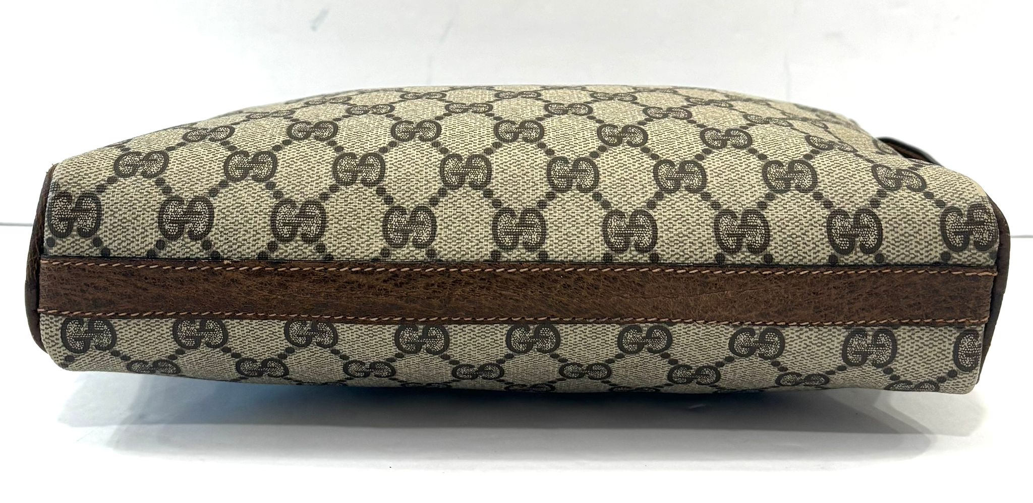 GUCCI GG SUPREME VINTAGE CLUTCH BAG