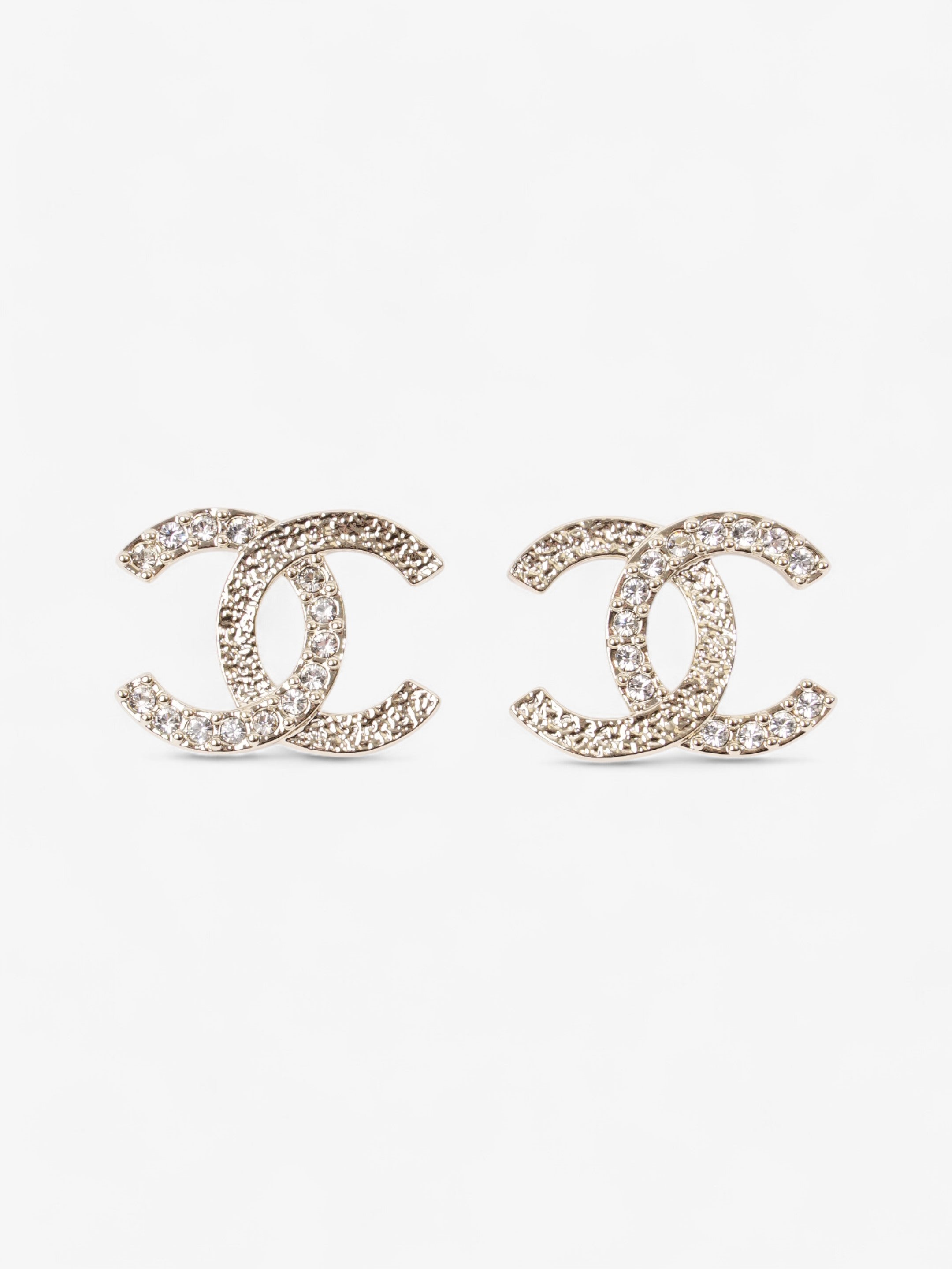 Chanel CC Logo Studs Light Gold / White Base Metal