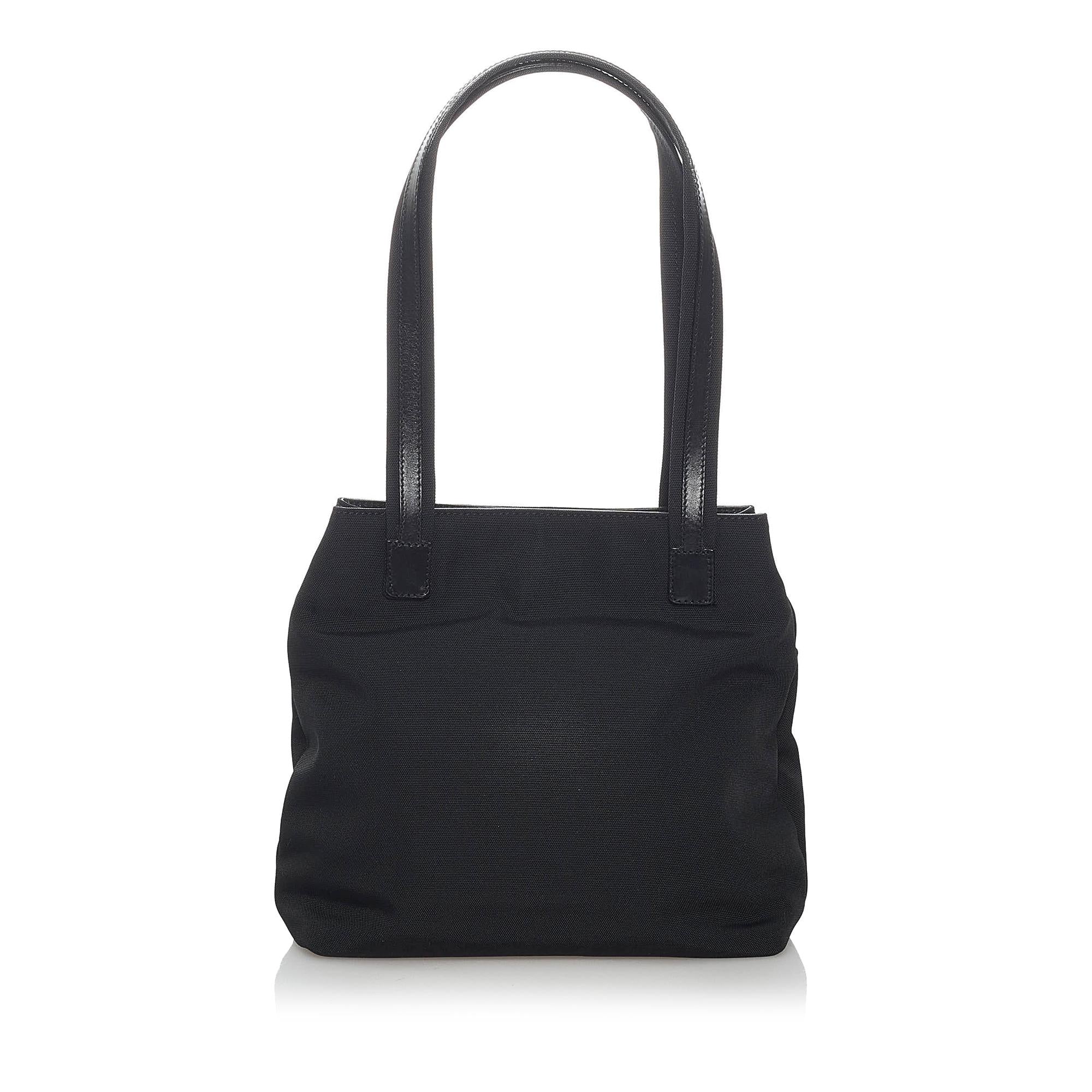 Gucci Canvas Shoulder Bag (SHG-30148)