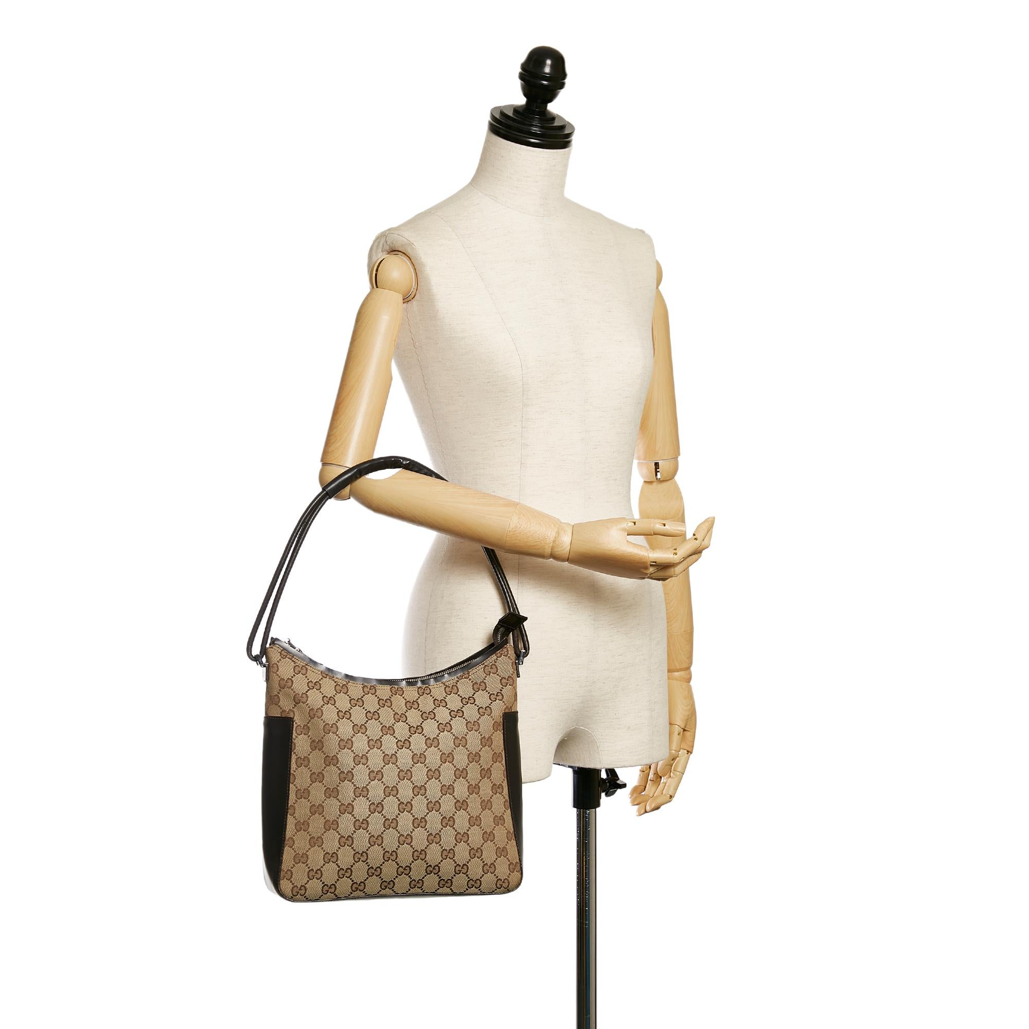 Gucci Canvas Shoulder Bag (SHG-34725)