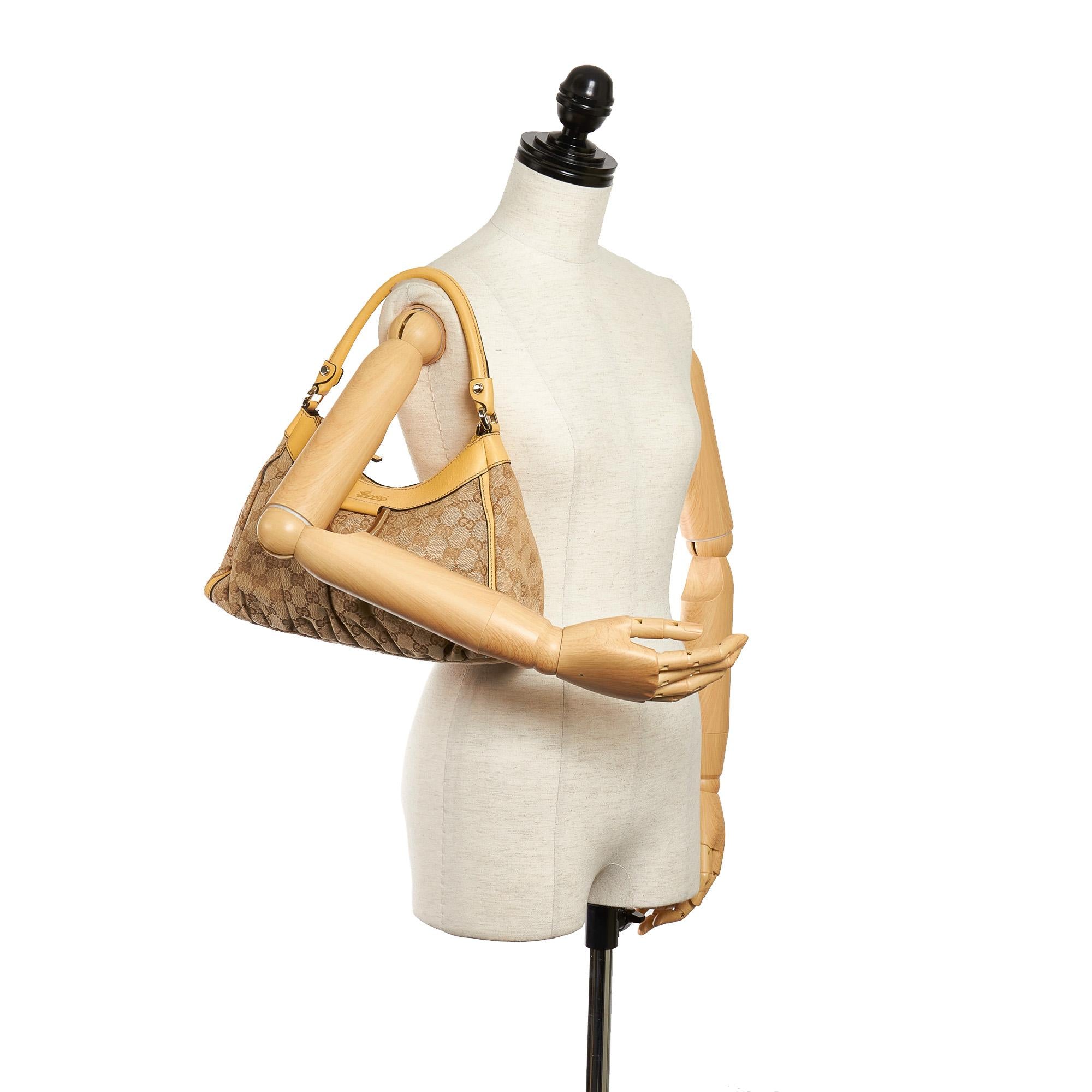Gucci GG Canvas Abbey D-Ring Shoulder Bag (SHG-29541)
