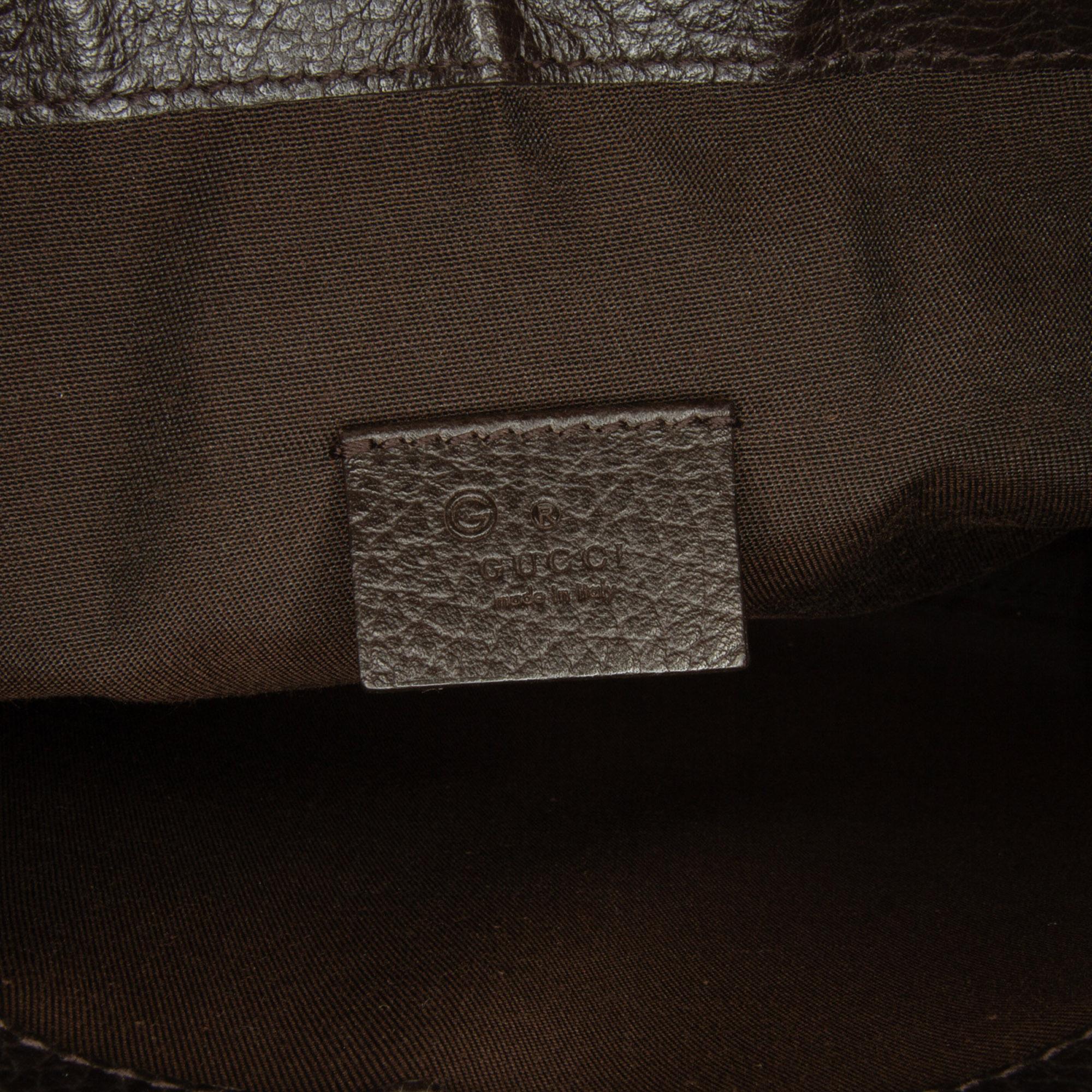 Gucci GG Canvas Clutch Bag (SHG-NZQrZr)