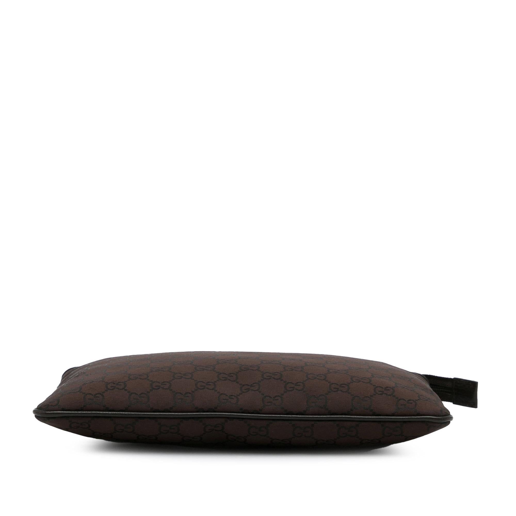 Gucci GG Canvas Clutch Bag (SHG-NZQrZr)