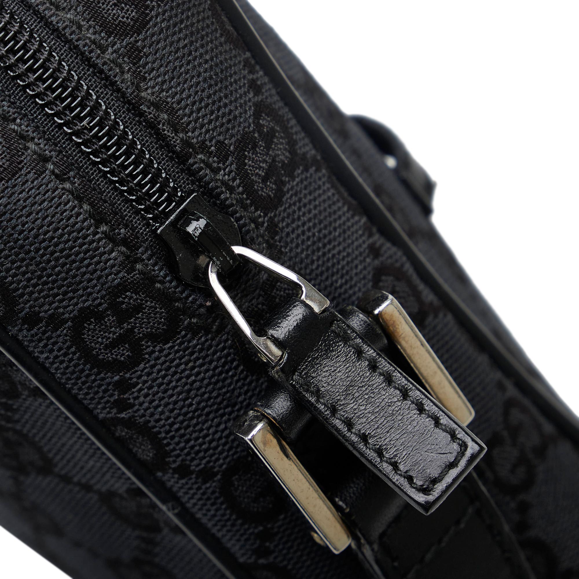 Gucci GG Canvas Clutch (SHG-ygB3Ks)