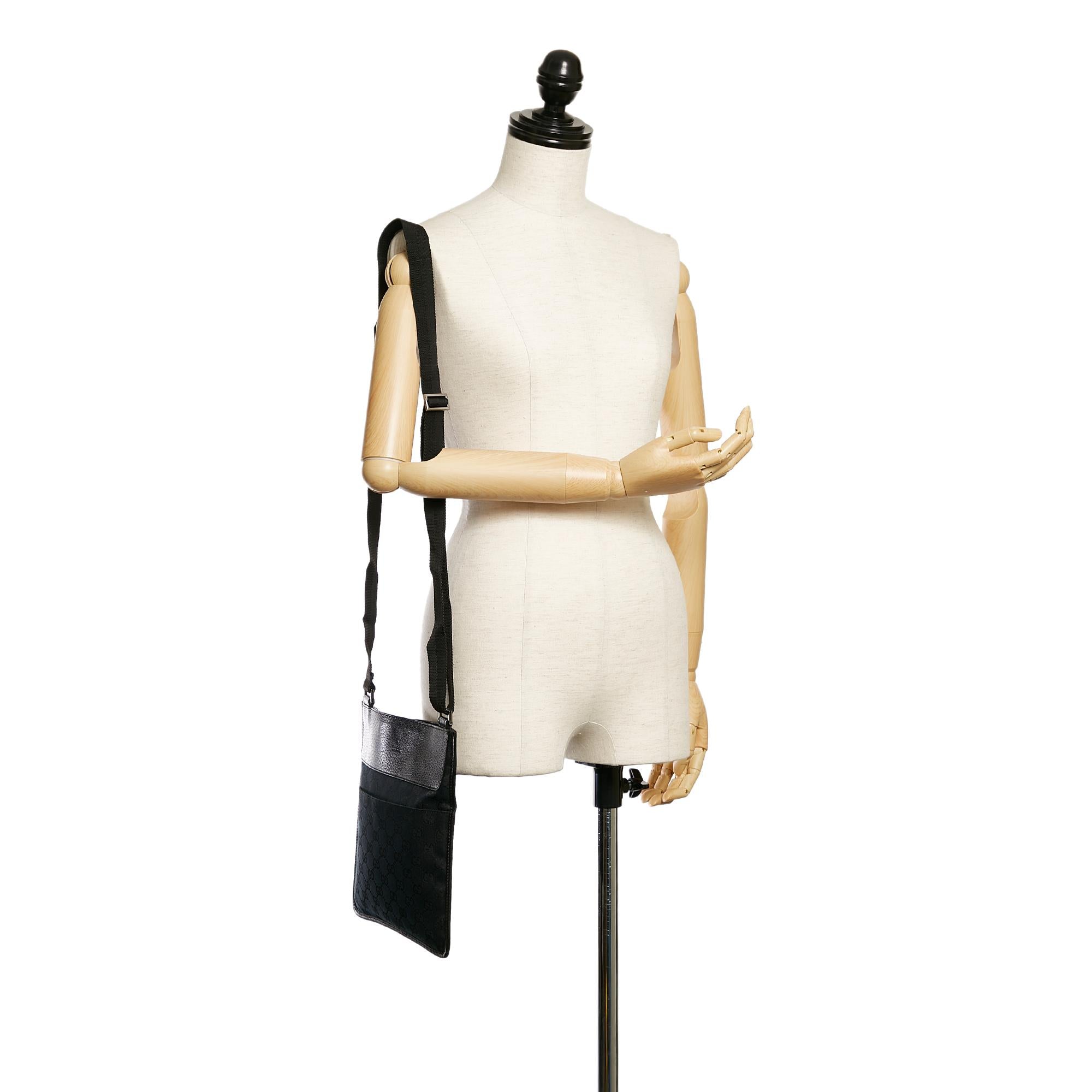 Gucci GG Canvas Crossbody Bag (SHG-30009)