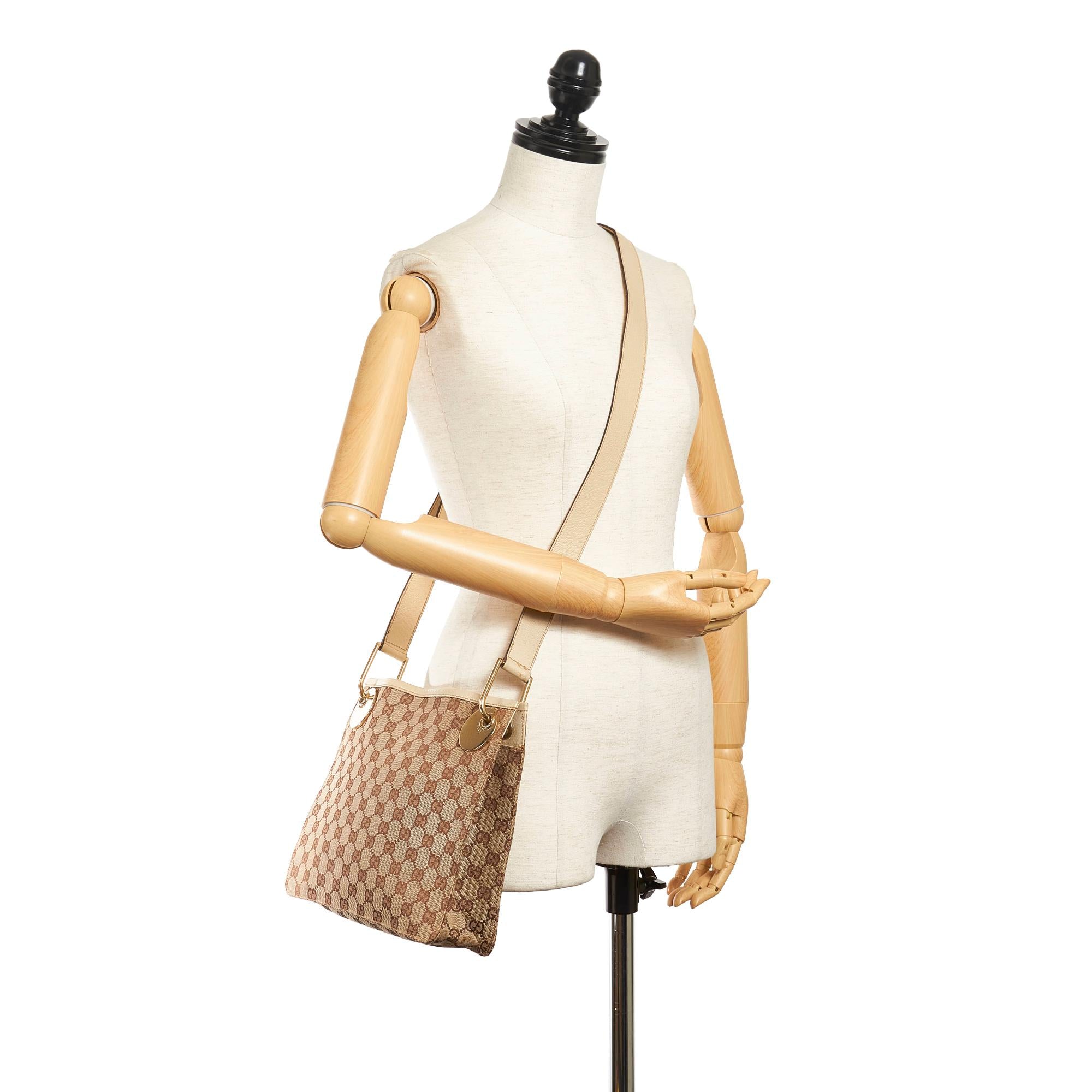 Gucci GG Canvas Eclipse Crossbody Bag (SHG-31631)