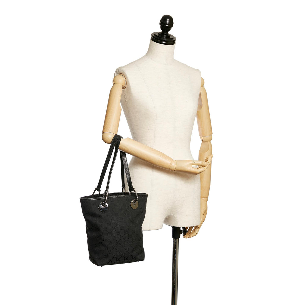 Gucci GG Canvas Eclipse Shoulder Bag (SHG-28440)