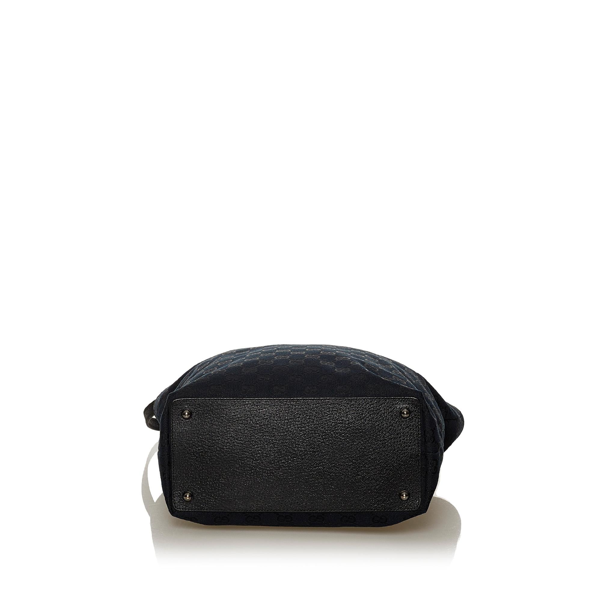Gucci GG Canvas Eclipse Shoulder Bag (SHG-29035)