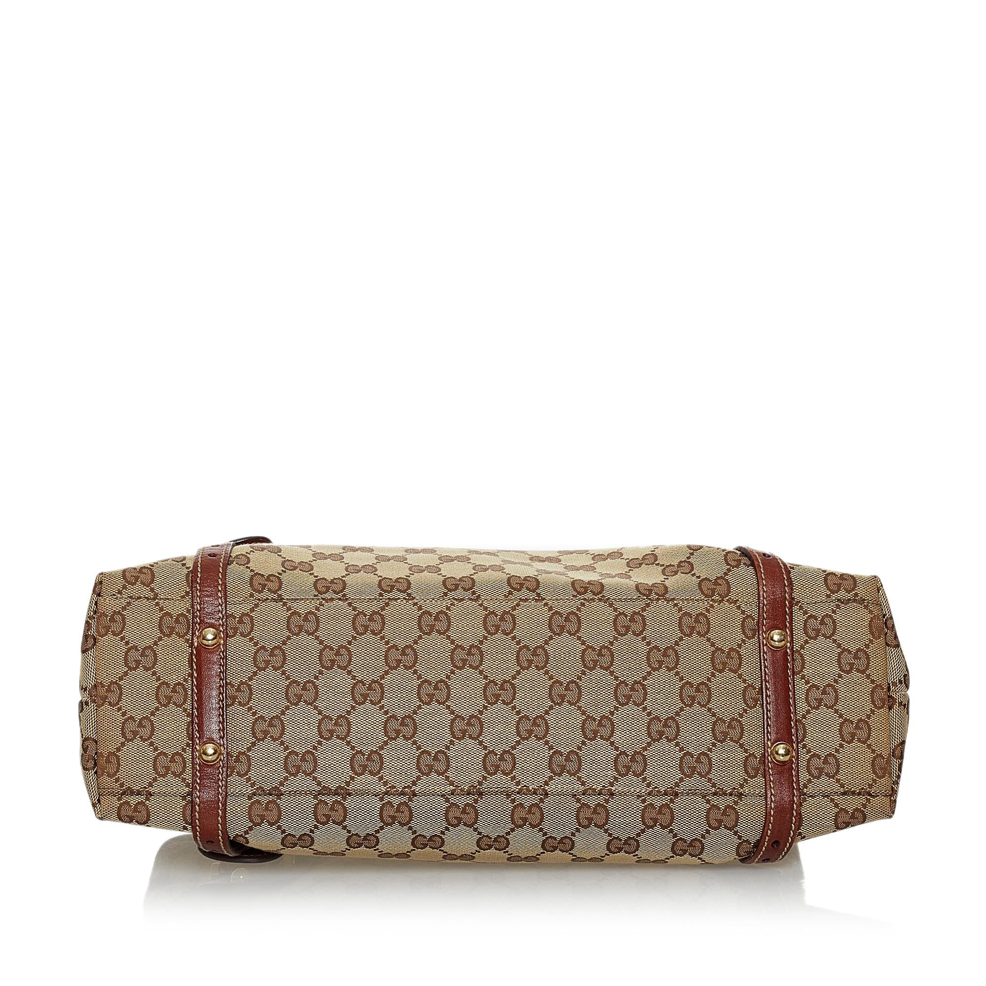 Gucci GG Canvas Pelham Shoulder Bag (SHG-28303)