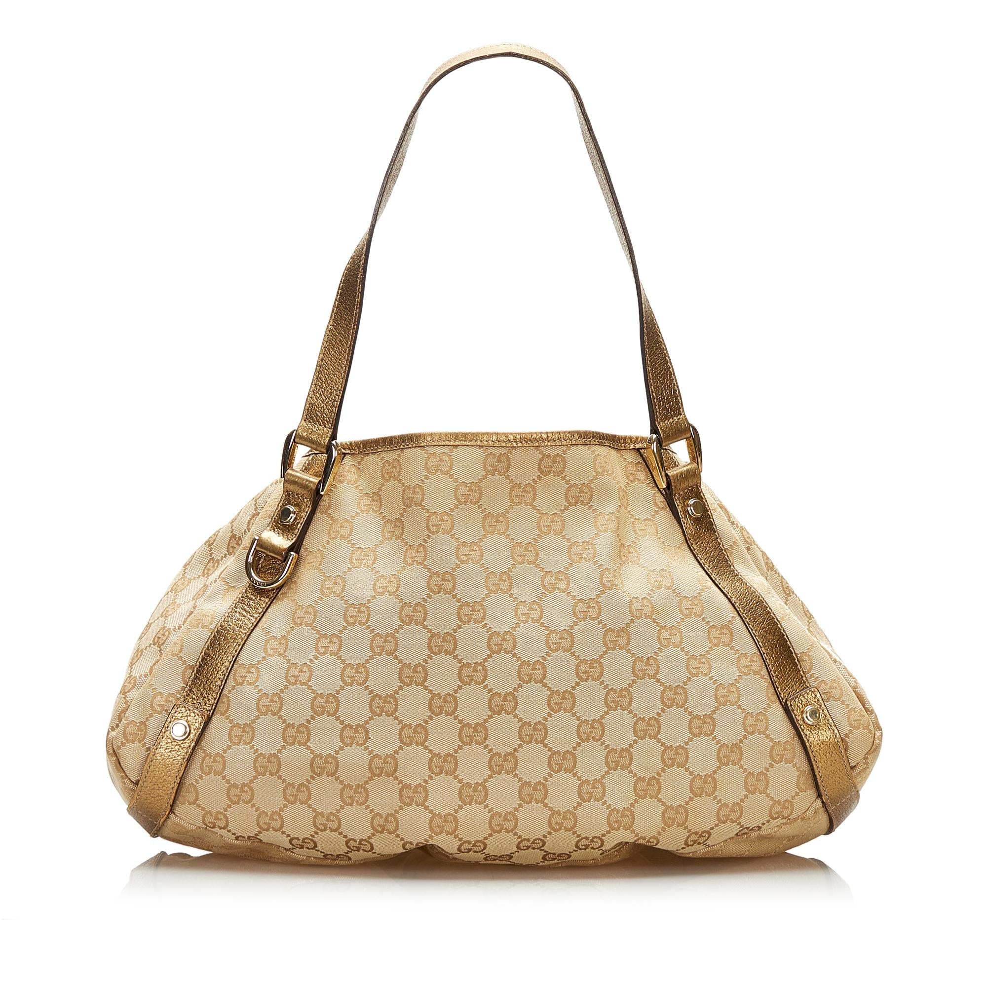 Gucci GG Canvas Pelham Shoulder Bag (SHG-35564)