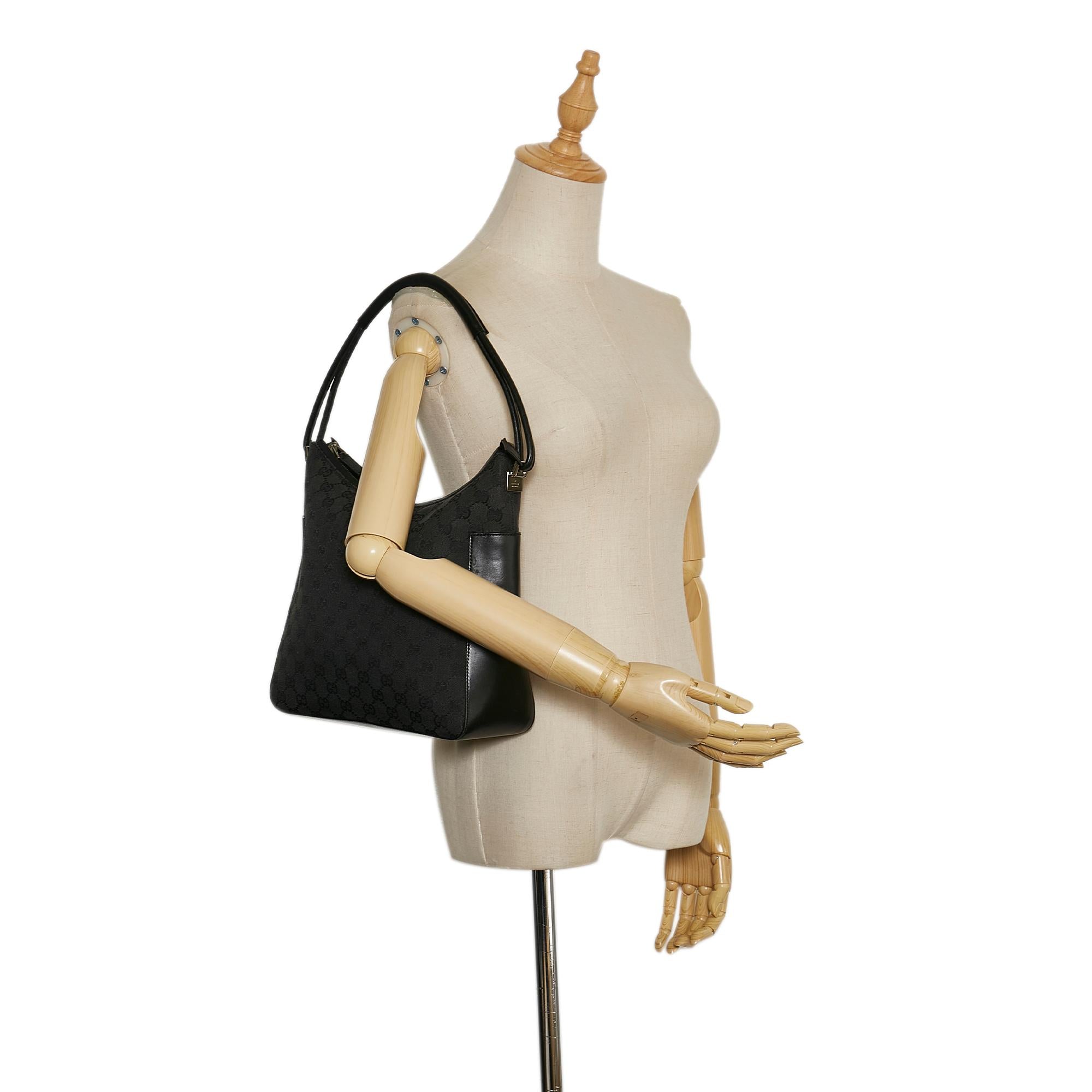Gucci GG Canvas Shoulder Bag (SHG-35728)