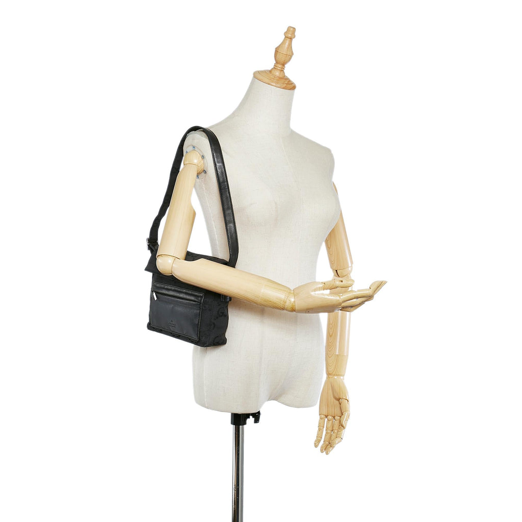 Gucci GG Canvas Shoulder Bag (SHG-36706)