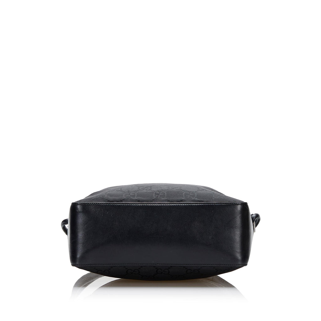 Gucci GG Canvas Shoulder Bag (SHG-dglL5Q)
