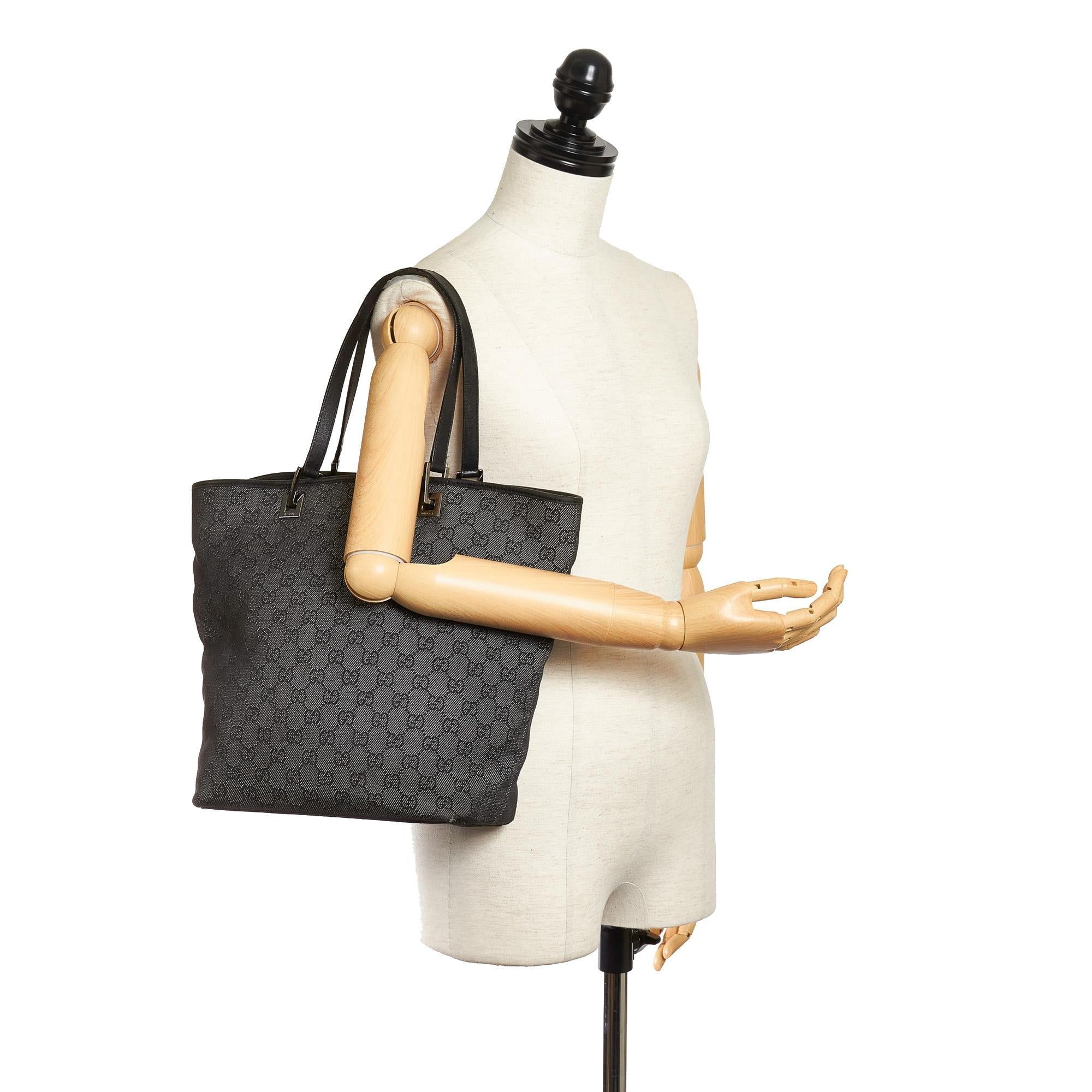 Gucci GG Canvas Tote Bag (SHG-36152)