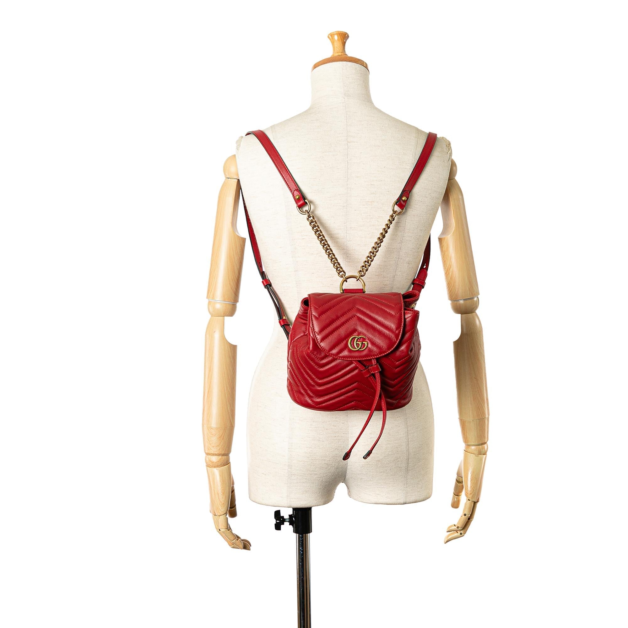 Gucci GG Marmont Matelasse Backpack (SHG-pGGoby)