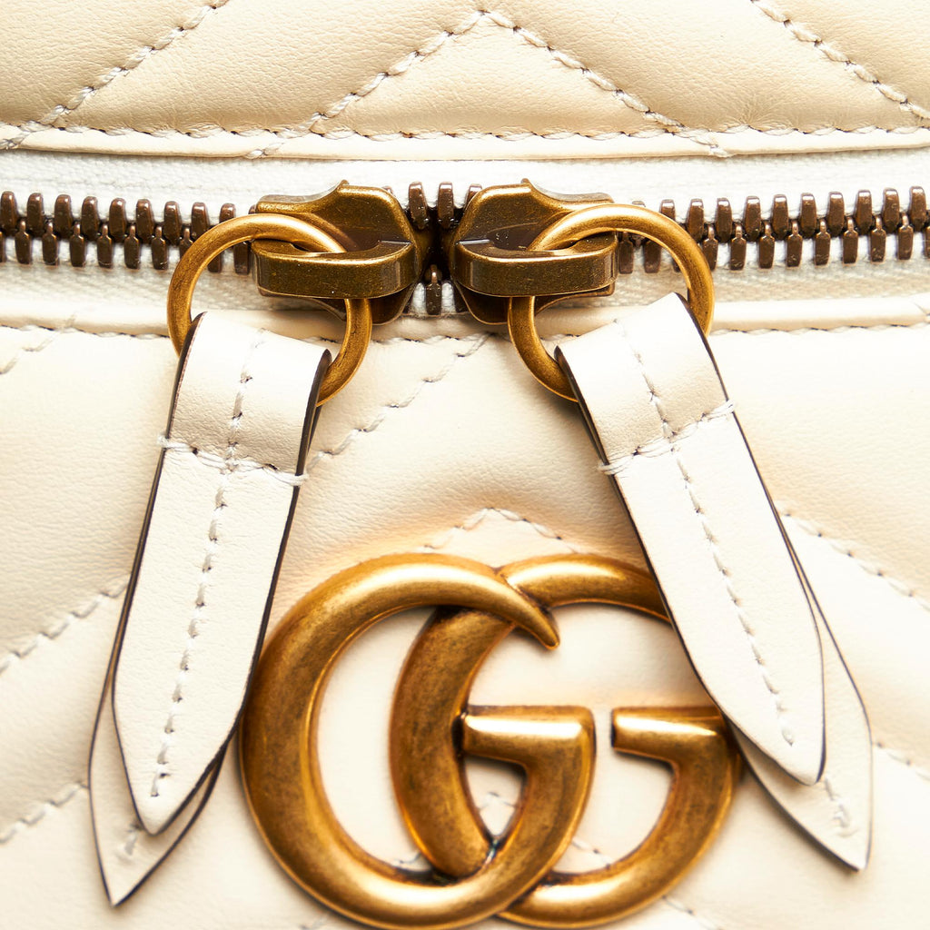 Gucci GG Marmont Round Backpack (SHG-SMFnDc)