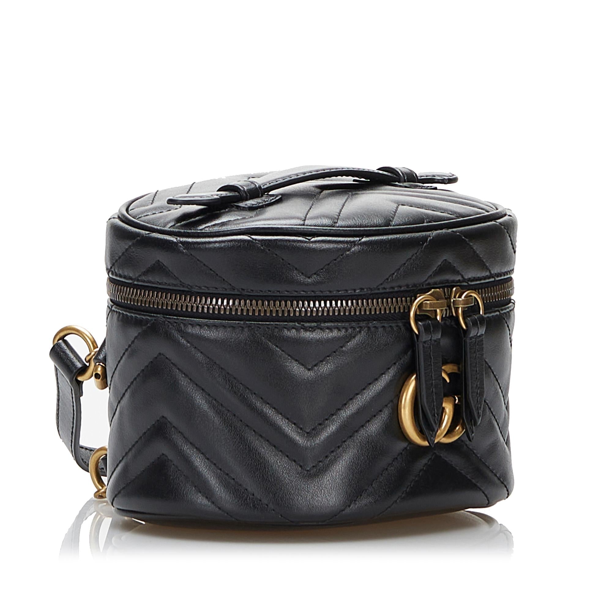 Gucci GG Marmont Round Backpack (SHG-EZMQ5g)