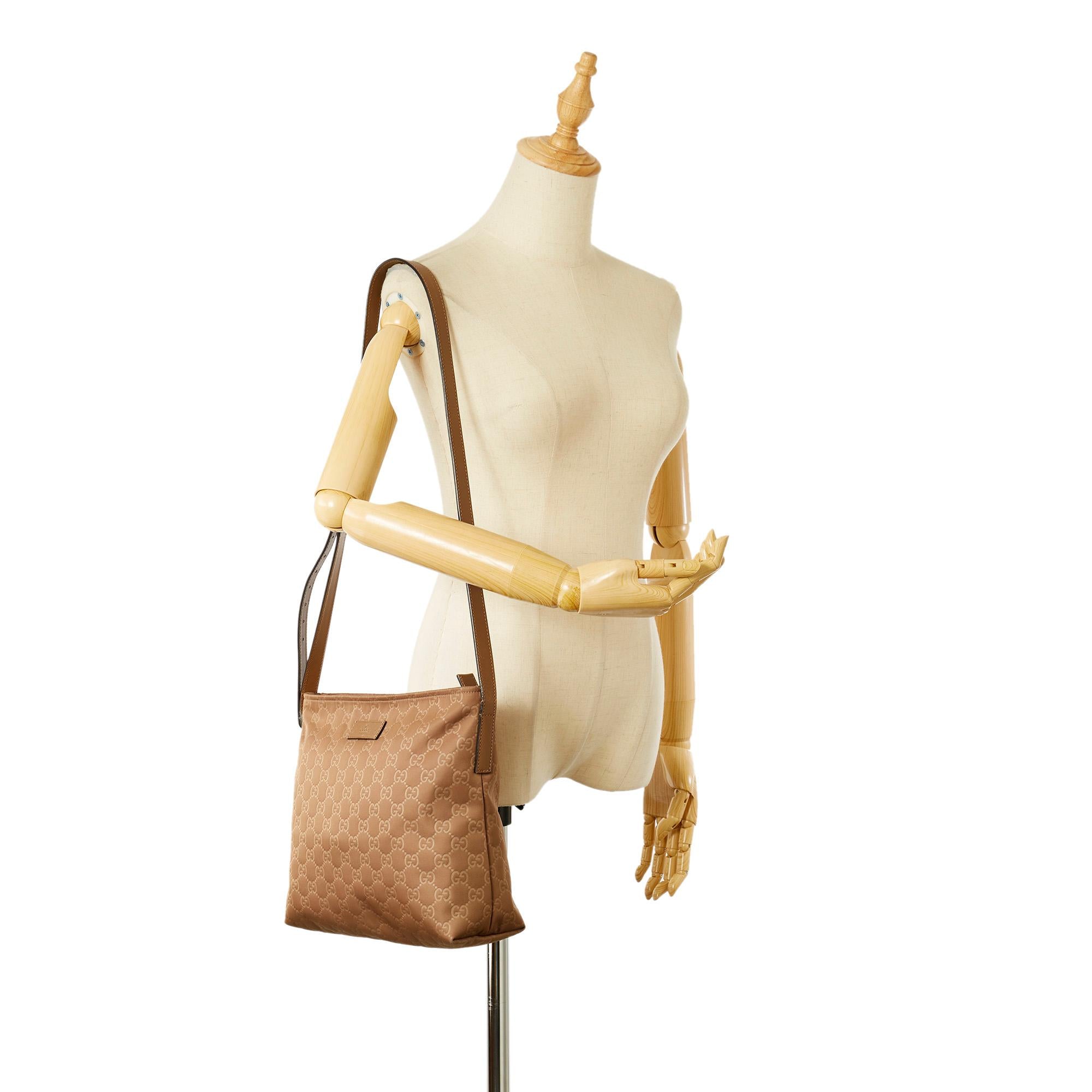 Gucci GG Nylon Crossbody Bag (SHG-20985)