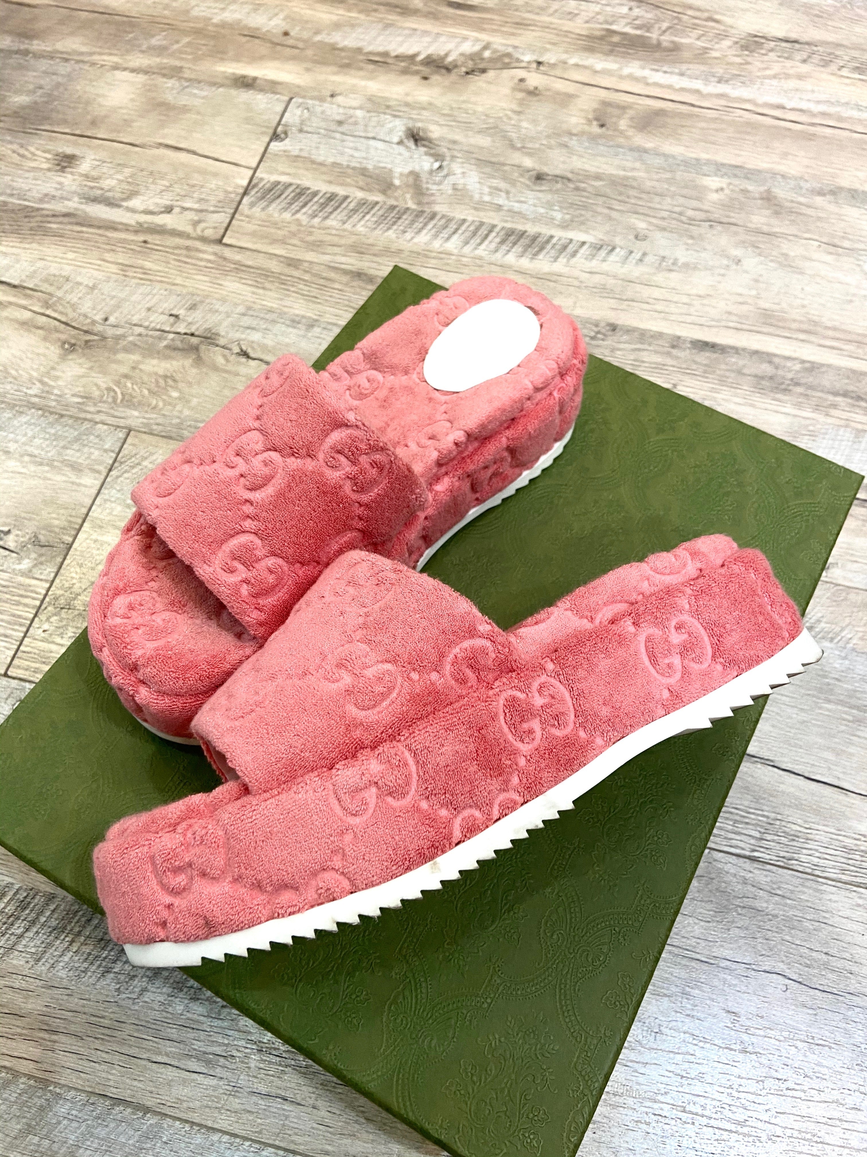 GUCCI GG PLATFORM SPONGE SLIDE SANDALS IN WILD ROSE
