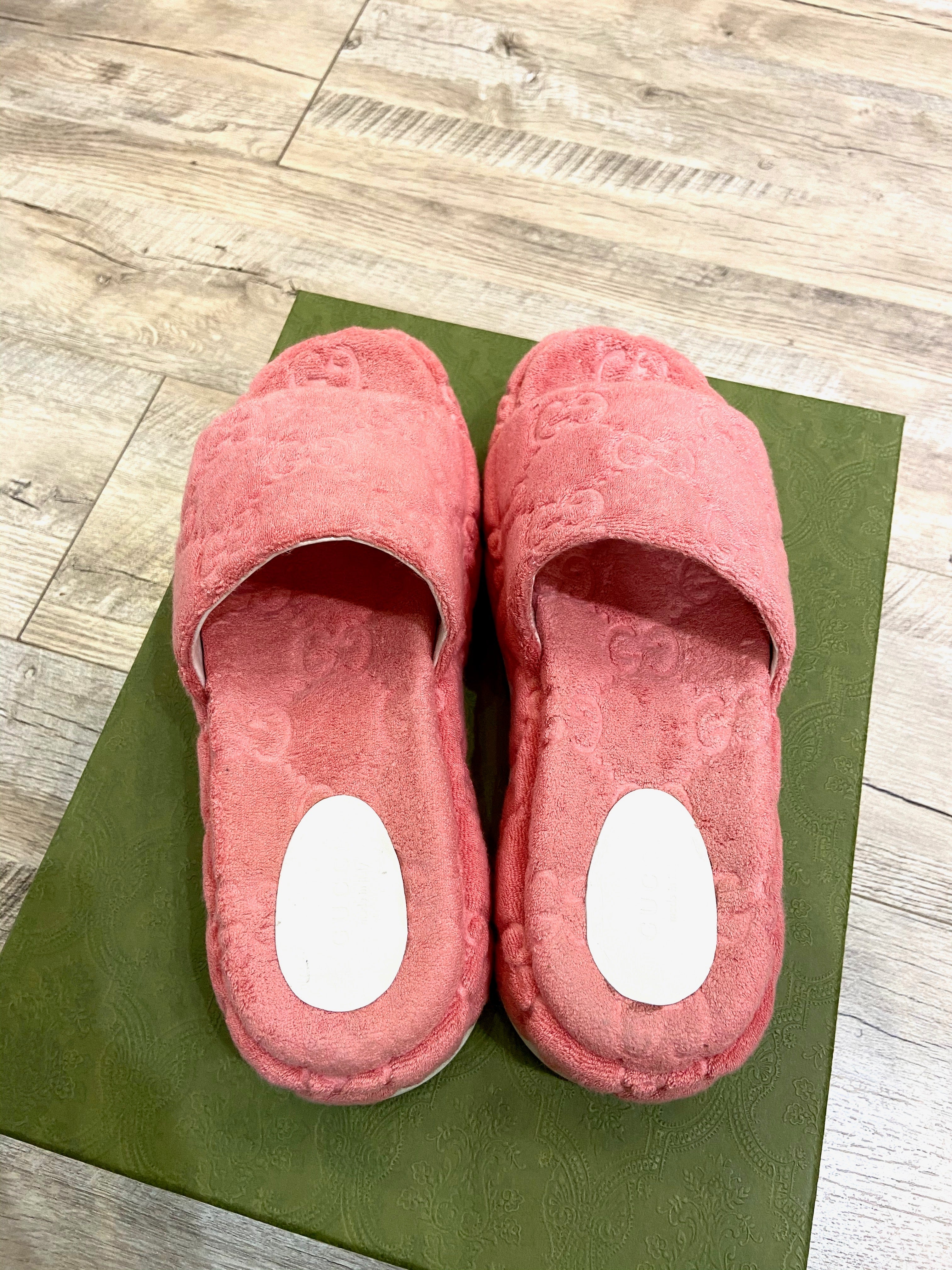 GUCCI GG PLATFORM SPONGE SLIDE SANDALS IN WILD ROSE