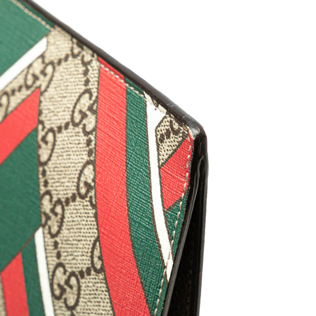 Gucci GG Supreme Chevron Clutch