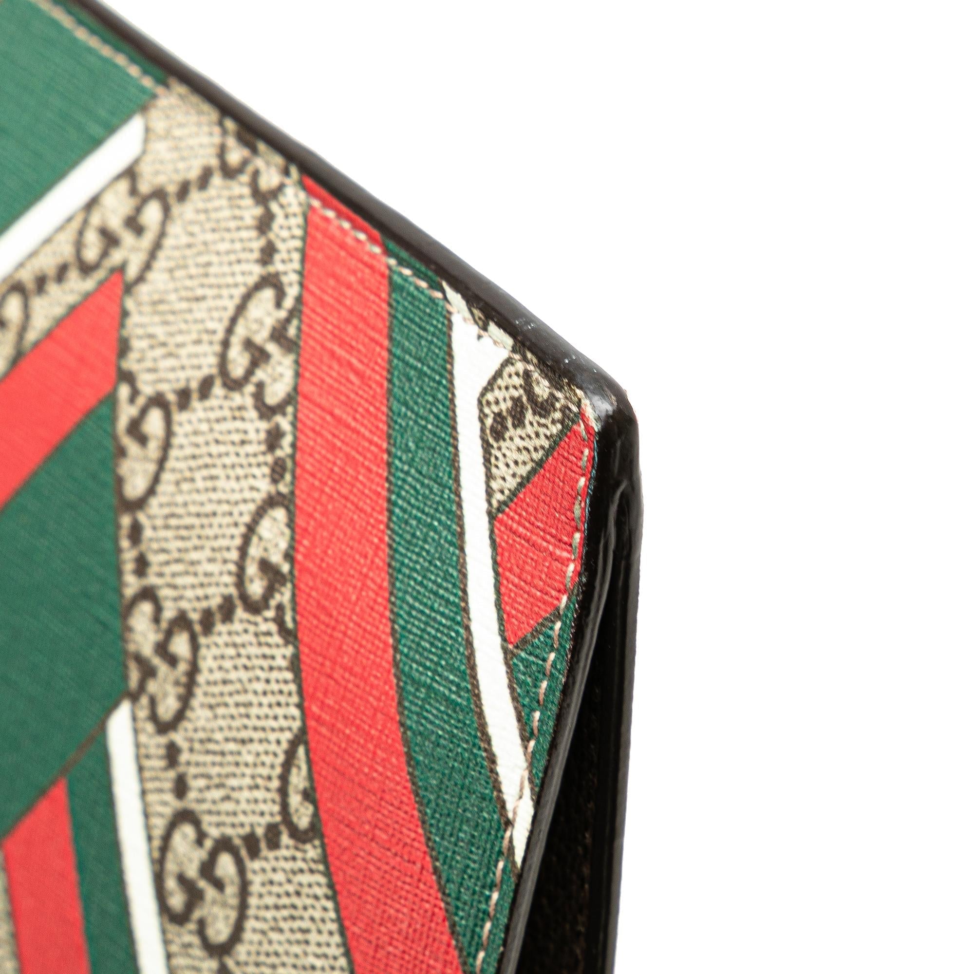 Gucci GG Supreme Chevron Clutch