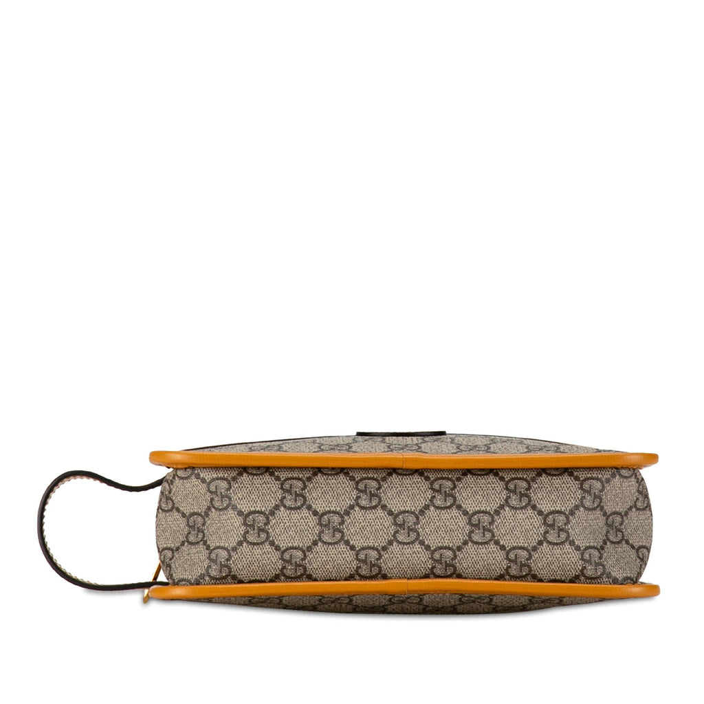 Gucci GG Supreme Interlocking G Clutch (SHG-YuBKLo)