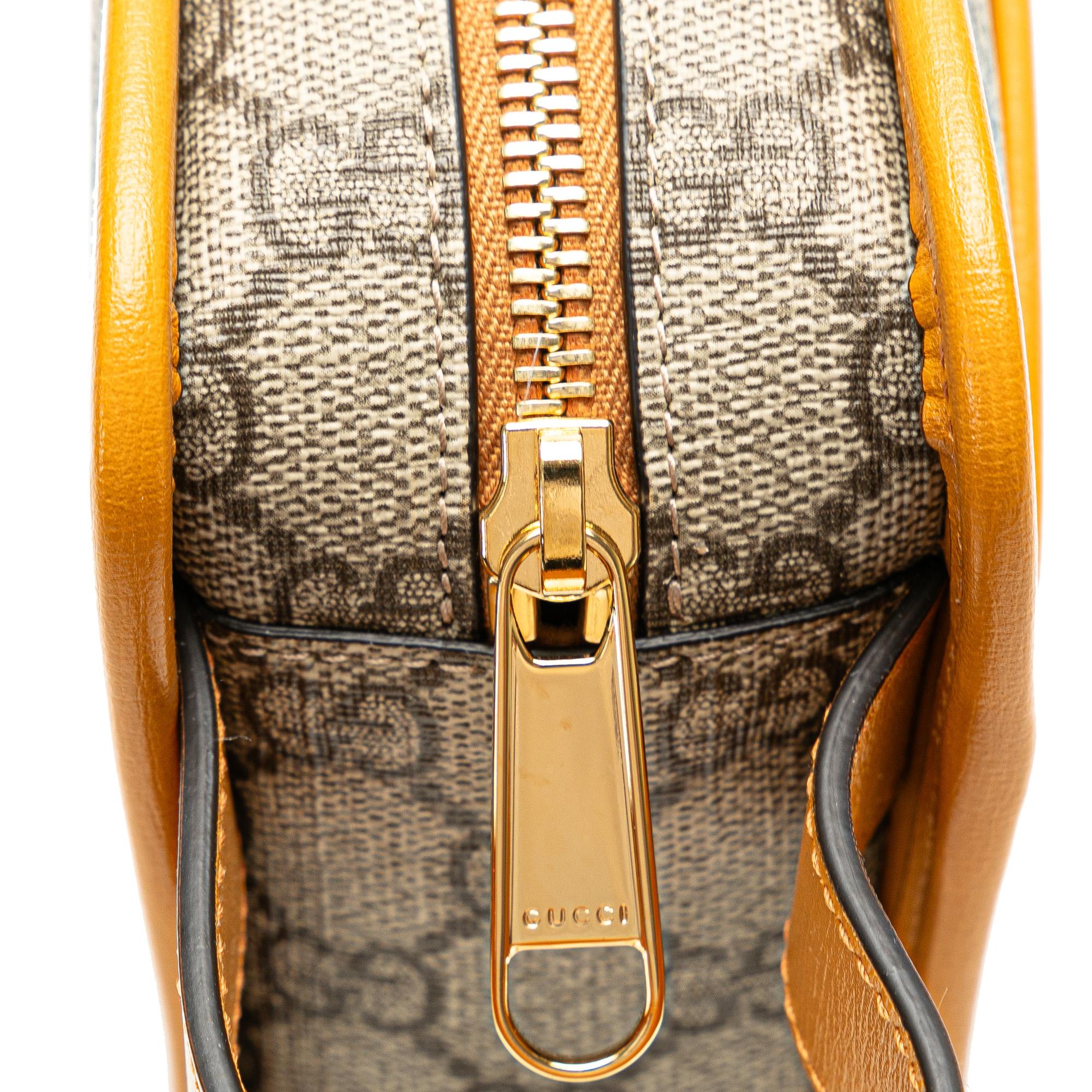Gucci GG Supreme Interlocking G Clutch (SHG-YuBKLo)