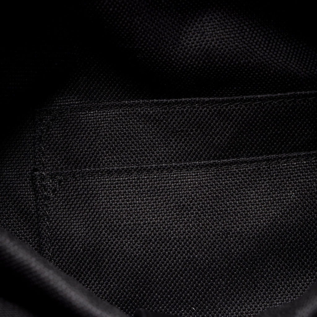 Gucci GG Supreme Medium Flap Backpack (SHF-NNj9Jx)