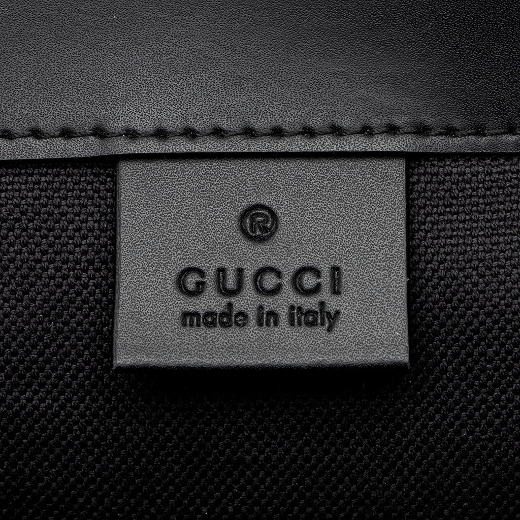 Gucci GG Supreme Medium Flap Backpack (SHF-NNj9Jx)