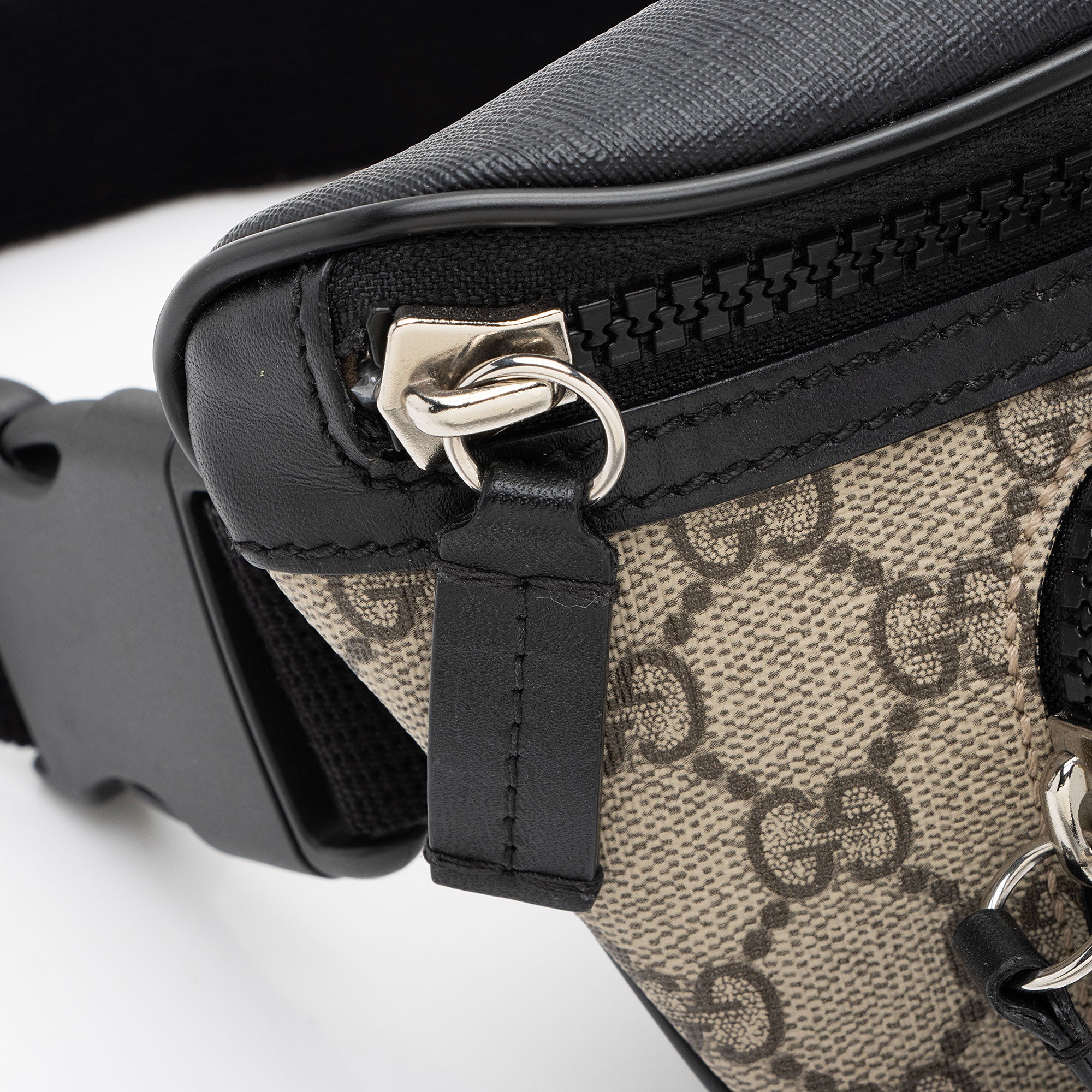 Gucci GG Supreme Belt Bag (SHF-urY9Mq)
