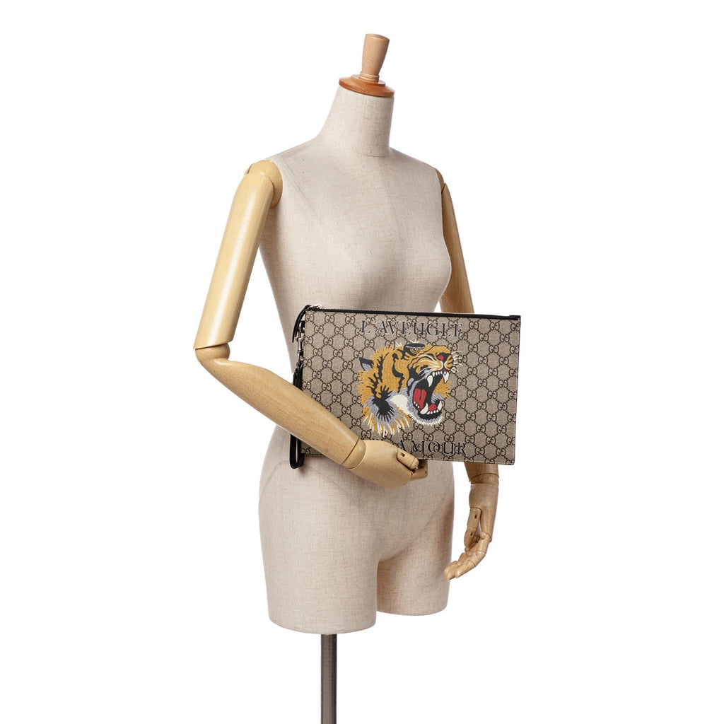 Gucci GG Supreme Tiger Clutch