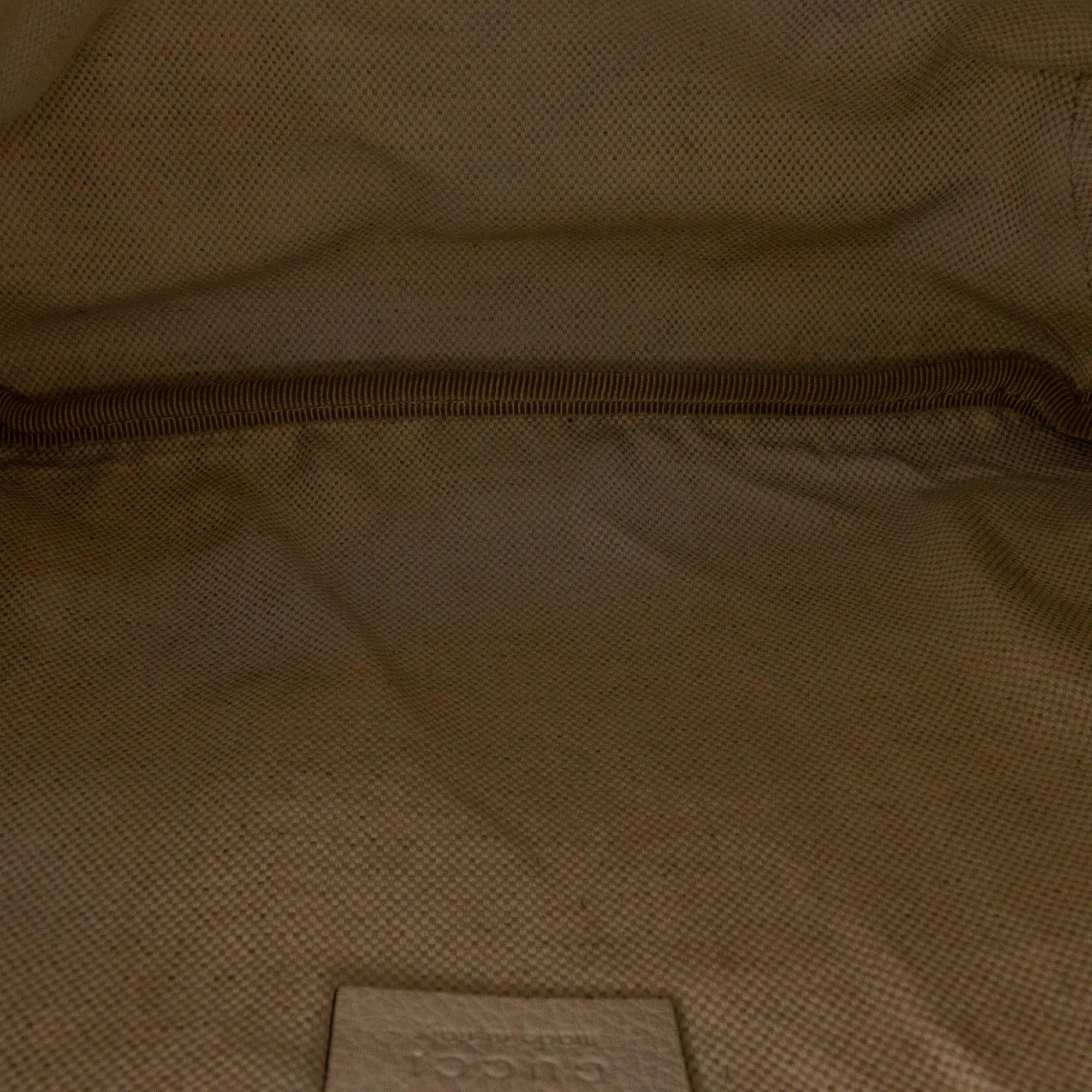 Gucci Gucci Logo Belt Bag (SHG-AN12yt)