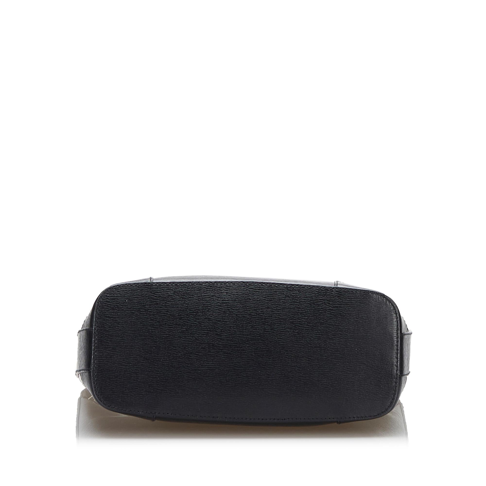 Gucci Leather Shoulder Bag (SHG-YBSEzN)