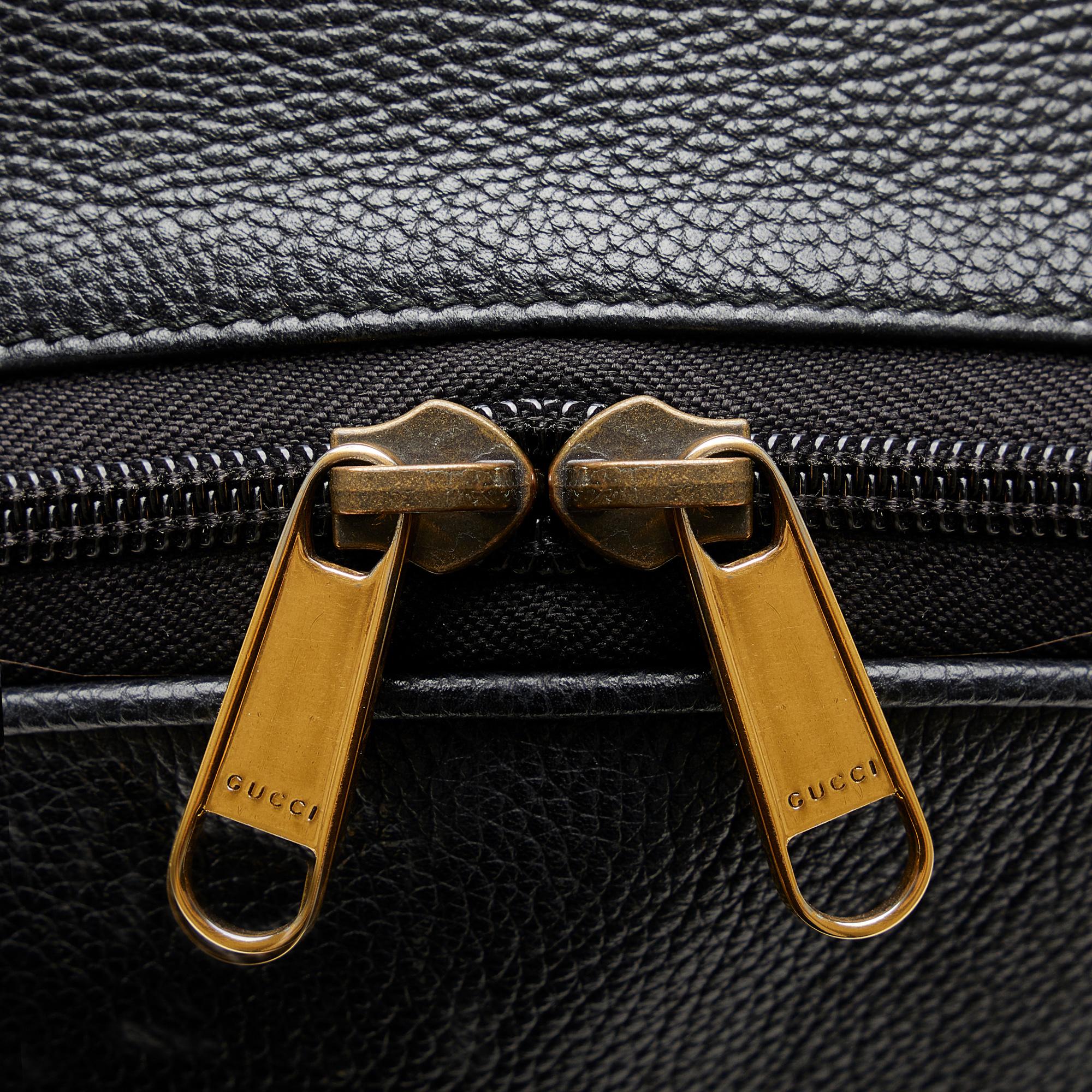 Gucci Logo Backpack (SHG-D61Ucn)