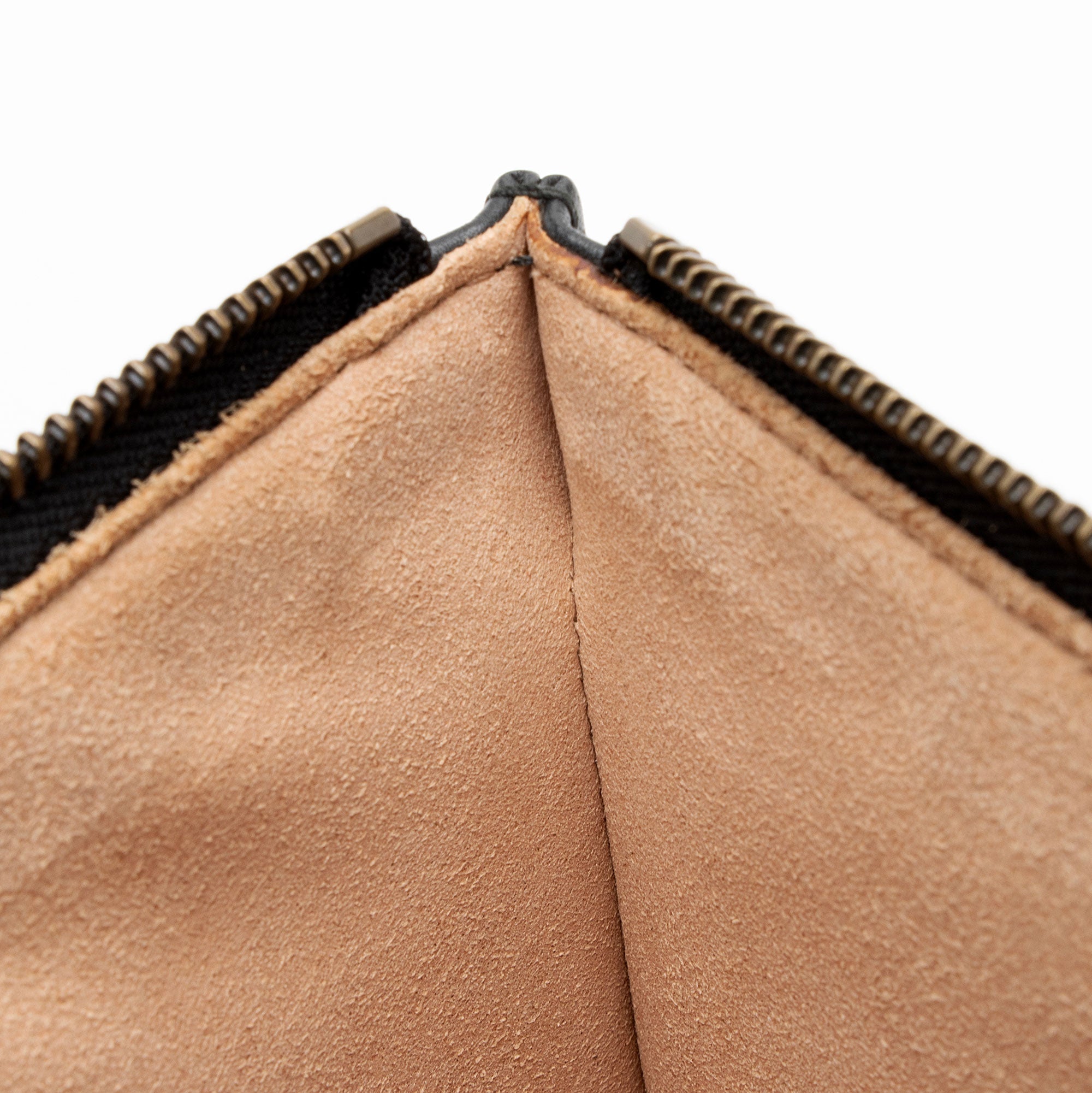 Gucci Matelasse Leather GG Marmont Animal Studs Clutch