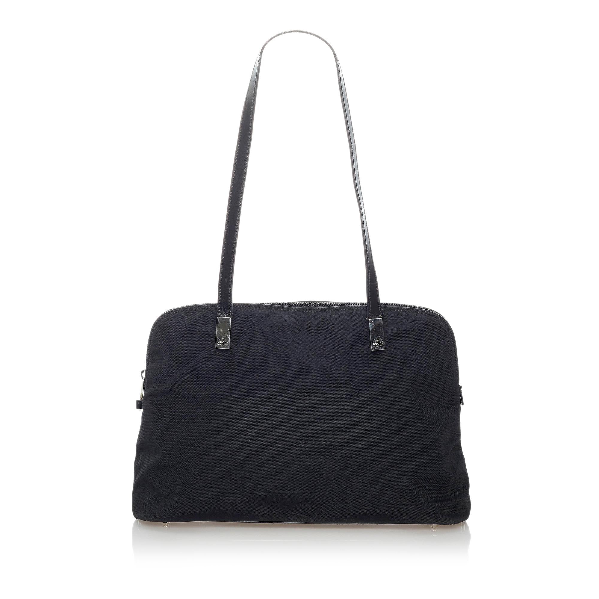Gucci Nylon Shoulder Bag (SHG-31105)