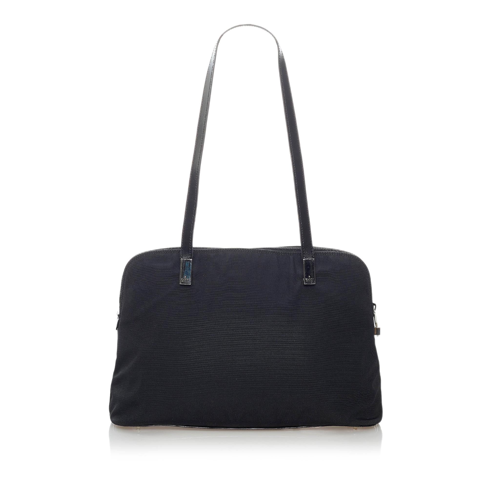 Gucci Nylon Shoulder Bag (SHG-34154)