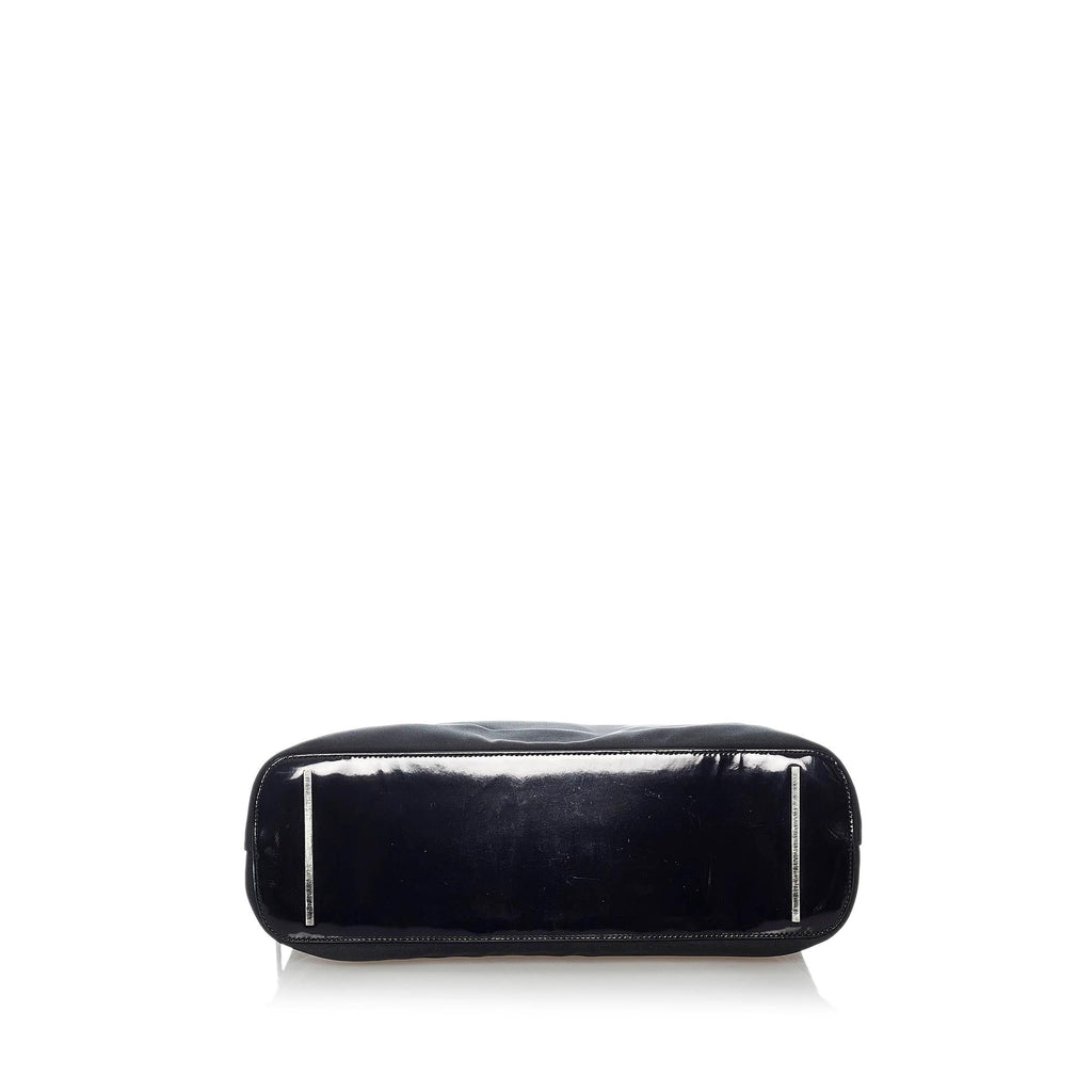 Gucci Nylon Shoulder Bag (SHG-34154)