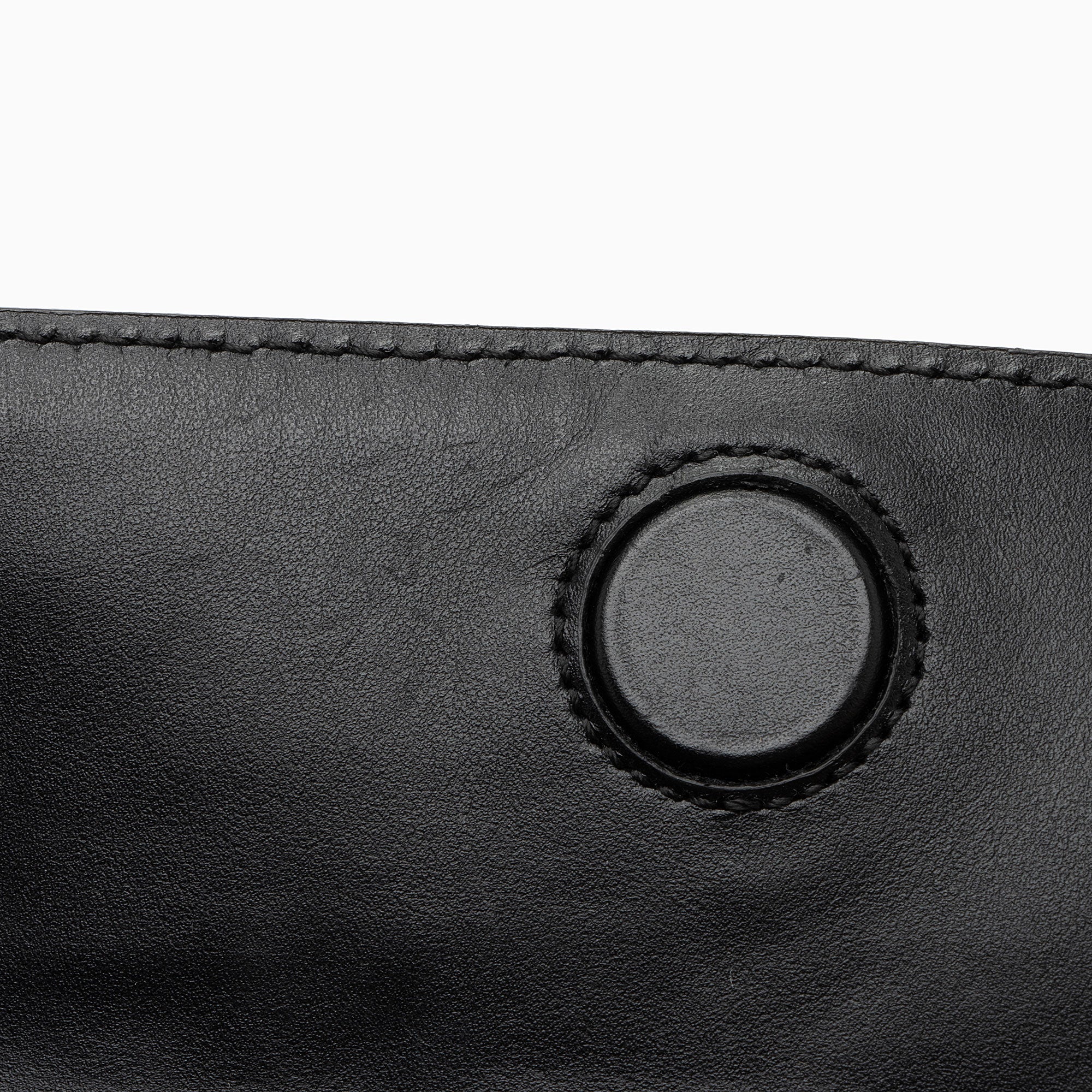 Gucci Perforated Embossed Leather GG Pocket Belt Bag (SHF-TJNqCI)