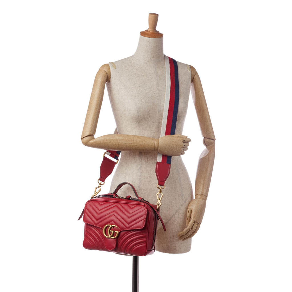 Gucci Small GG Marmont Matelasse Top Handle (SHG-35272)