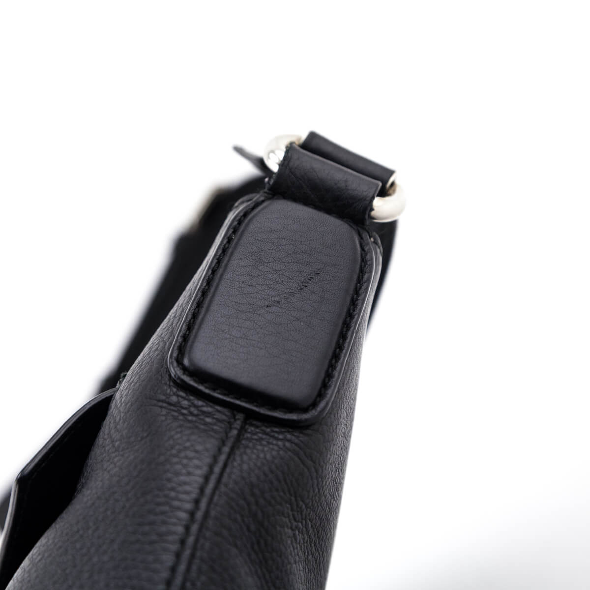 Gucci Black Pebbled Calfskin Medium Soho Messenger Bag