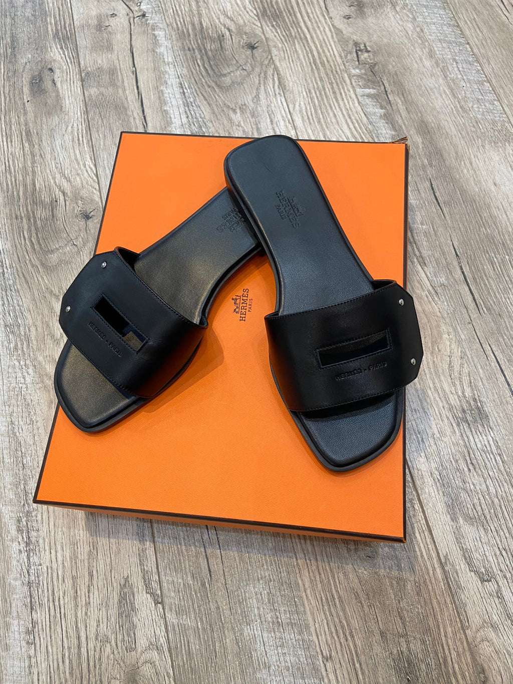 HERMÈS CALFSKIN LEATHER VIEW MULES